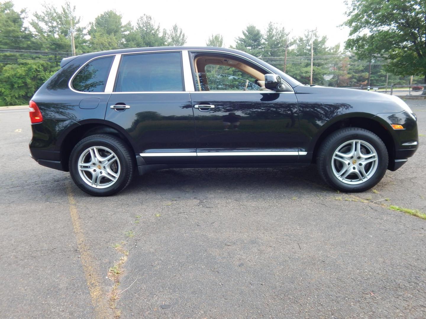 2009 Black Porsche Cayenne Base (WP1AA29P99L) with an 3.6L V6 DOHC 24V engine, located at 6528 Lower York Road, New Hope, PA, 18938, (215) 862-9555, 40.358707, -74.977882 - Very clean, well serviced 2009 Porsche Cayenne..AWD, 3.6 Liter 6 cylinder engine runs great, automatic transmission, keyless entry, 2 keys, tilt wheel, cruise control, power windows, seats, central locking system, power glass sunroof, rear spoiler, rear wiper, tinted glass, heated seats, tan leather - Photo#4