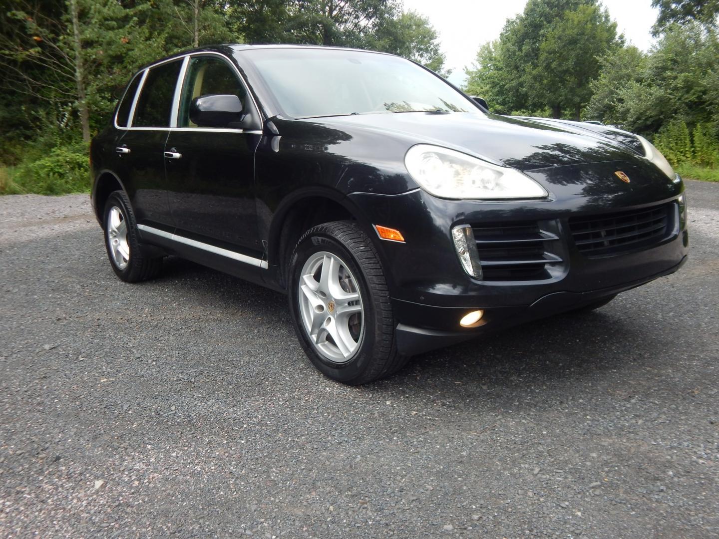 2009 Black /Tan Porsche Cayenne Base (WP1AA29P99L) with an 3.6L V6 DOHC 24V engine, Automatic transmission, located at 6528 Lower York Road, New Hope, PA, 18938, (215) 862-9555, 40.358707, -74.977882 - Here we have a 2009 Porsche Cayenne..AWD, 3.6 Liter 6 cylinder engine runs great, automatic transmission, keyless entry, 2 keys, tilt wheel, cruise control, power windows, seats, central locking system, power glass sunroof, rear spoiler, rear wiper, heated seats, tan leather, factory 18" alloy wheel- Photo#5