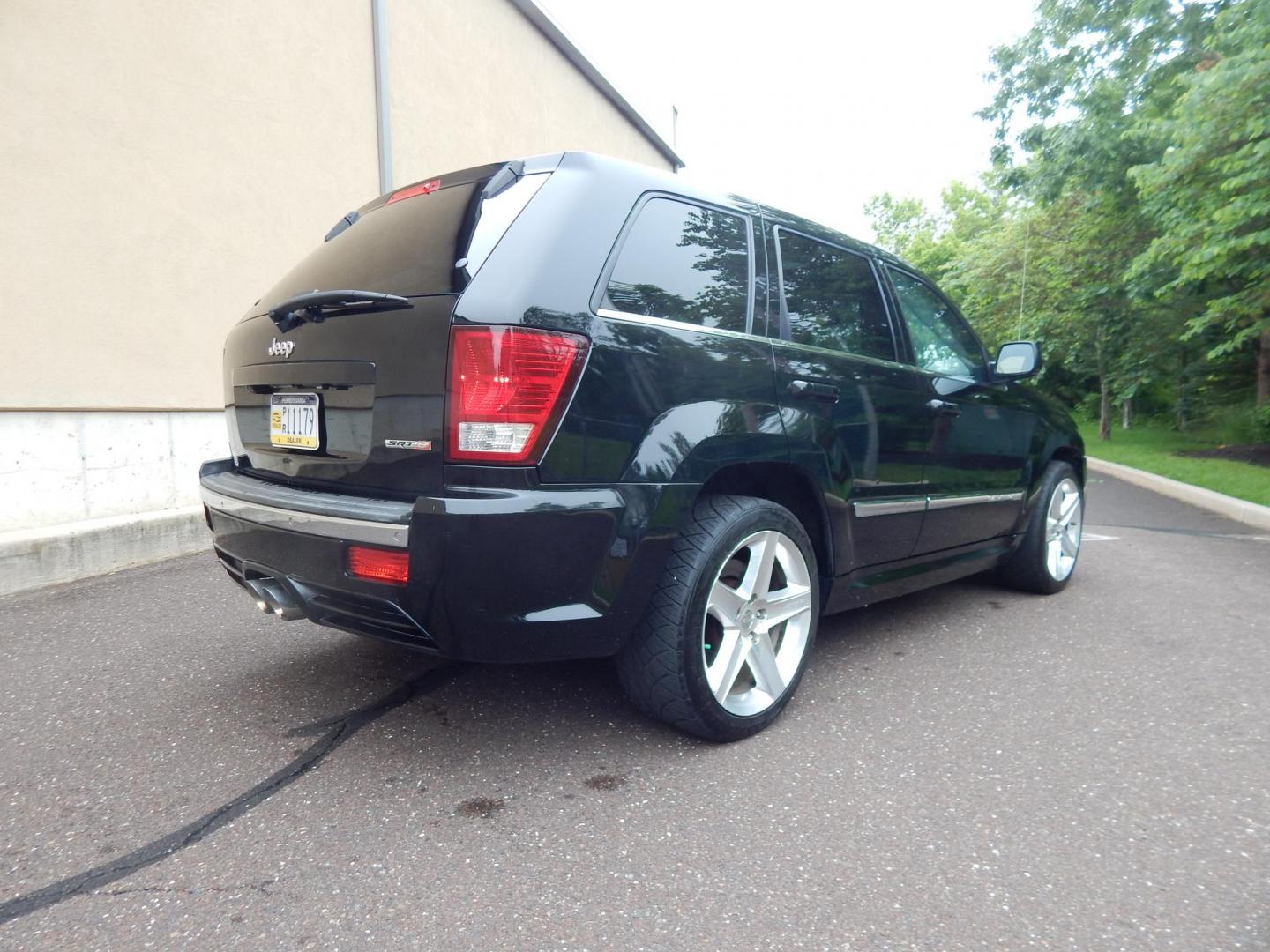 2007 Black /Gray Jeep Grand Cherokee SRT-8 (1J8HR78337C) with an 6.1L V8 OHV 16V engine, 5-Speed Automatic Overdrive transmission, located at 6528 Lower York Road, New Hope, PA, 18938, (215) 862-9555, 40.358707, -74.977882 - Here we have a very fun to drive, ONE OWNER, Jeep Grand Cherokee SRT8 with a 6.1L V8 putting power to all four wheels via a smooth shifting automatic transmission. Options include: gray leather, dual power seats, heated front seats, adjustable peddles, dual climate control, am/fm/cd/mp3, Boston Prem - Photo#6