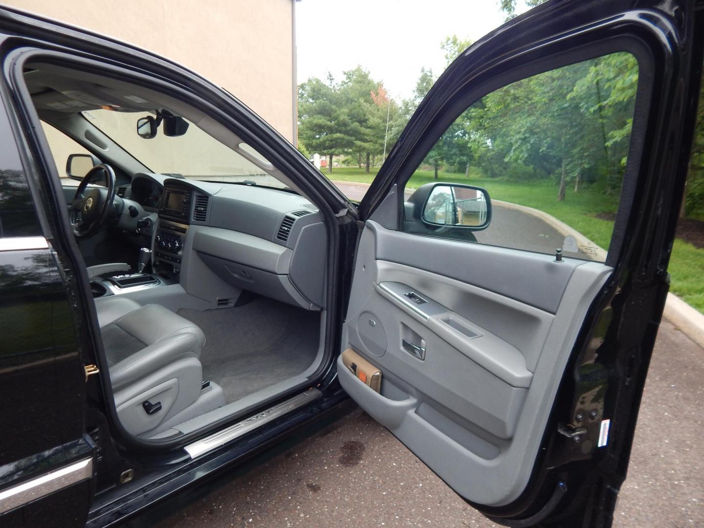 2007 Black /Gray Jeep Grand Cherokee SRT-8 (1J8HR78337C) with an 6.1L V8 OHV 16V engine, 5-Speed Automatic Overdrive transmission, located at 6528 Lower York Road, New Hope, PA, 18938, (215) 862-9555, 40.358707, -74.977882 - Here we have a very fun to drive, ONE OWNER, Jeep Grand Cherokee SRT8 with a 6.1L V8 putting power to all four wheels via a smooth shifting automatic transmission. Options include: gray leather, dual power seats, heated front seats, adjustable peddles, dual climate control, am/fm/cd/mp3, Boston Prem - Photo#18