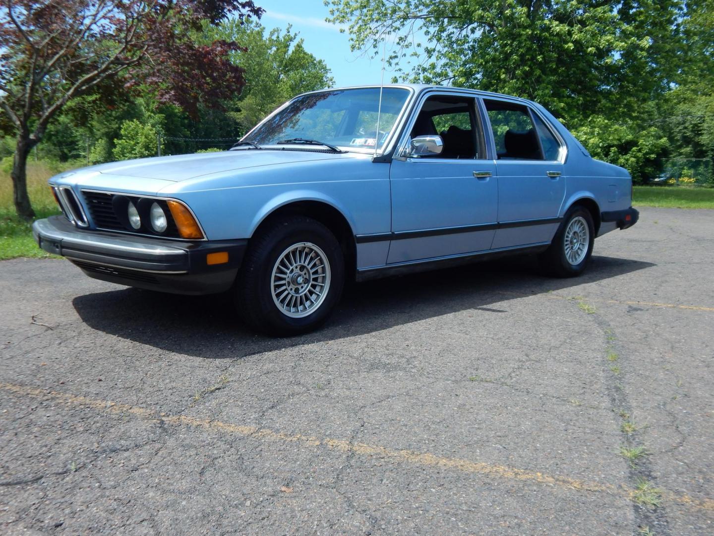 1979 Blue /Blue BMW 733i (5775258) , Manual transmission, located at 6528 Lower York Road, New Hope, PA, 18938, (215) 862-9555, 40.358707, -74.977882 - Here we have a very cool BMW 733i with a 4 speed manual transmission. Options include: blue leather, Blaupunkt aftermarket radio, power windows, moonroof, 14 inch alloy wheels, 4 General Altimax tires and chrome side view mirror caps. Pa inspected until 8/25. The blower motor is not currently workin - Photo#0