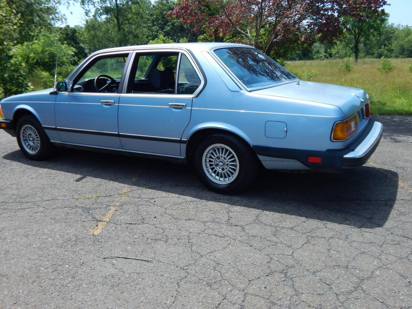 1979 Blue /Blue BMW 733i (5775258) , Manual transmission, located at 6528 Lower York Road, New Hope, PA, 18938, (215) 862-9555, 40.358707, -74.977882 - Here we have a very cool BMW 733i with a 4 speed manual transmission. Options include: blue leather, Blaupunkt aftermarket radio, power windows, moonroof, 14 inch alloy wheels, 4 General Altimax tires and chrome side view mirror caps. Pa inspected until 8/25. The blower motor is not currently workin - Photo#2
