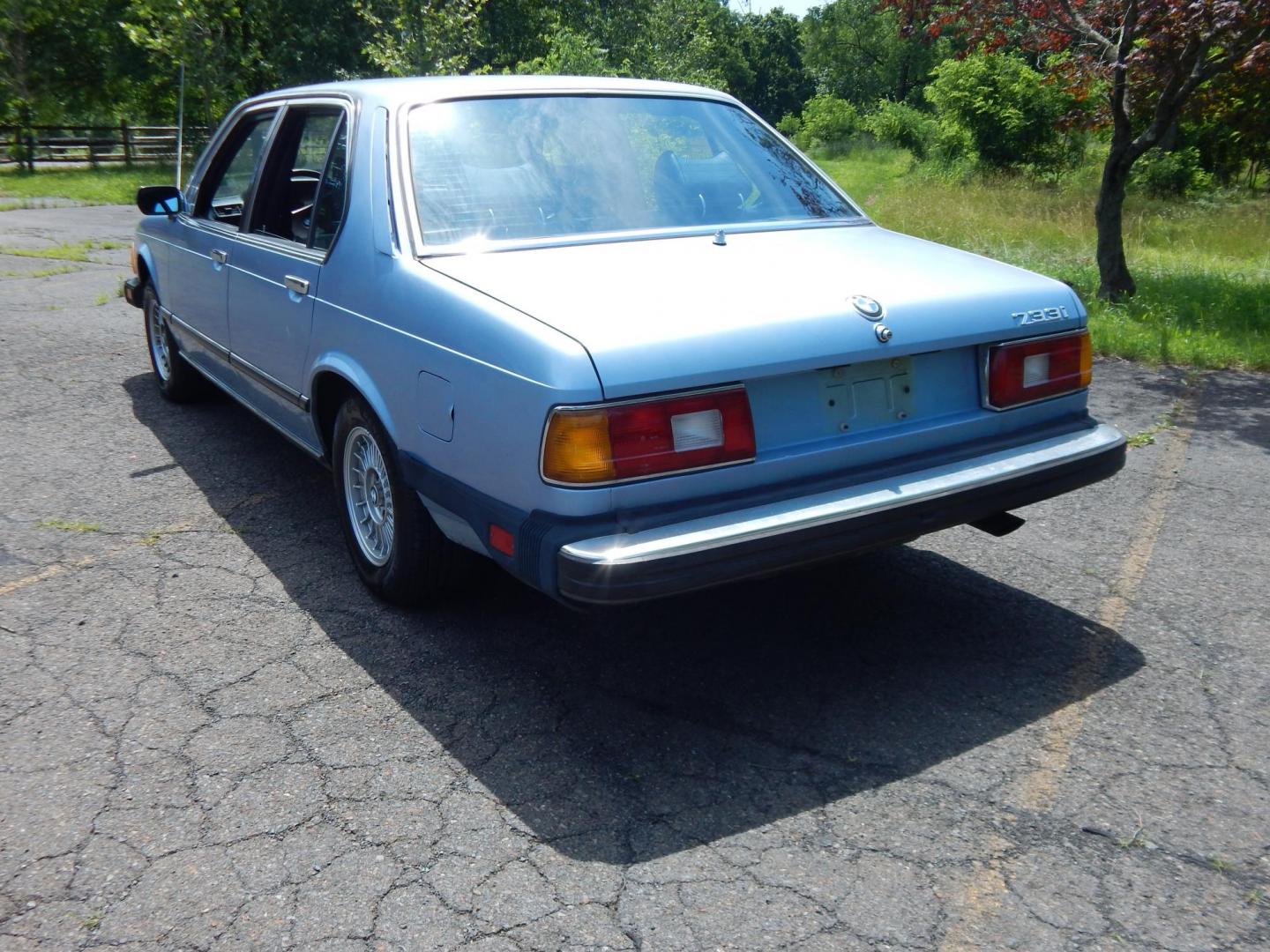 1979 Blue /Blue BMW 733i (5775258) , Manual transmission, located at 6528 Lower York Road, New Hope, PA, 18938, (215) 862-9555, 40.358707, -74.977882 - Here we have a very cool BMW 733i with a 4 speed manual transmission. Options include: blue leather, Blaupunkt aftermarket radio, power windows, moonroof, 14 inch alloy wheels, 4 General Altimax tires and chrome side view mirror caps. Pa inspected until 8/25. The blower motor is not currently workin - Photo#3