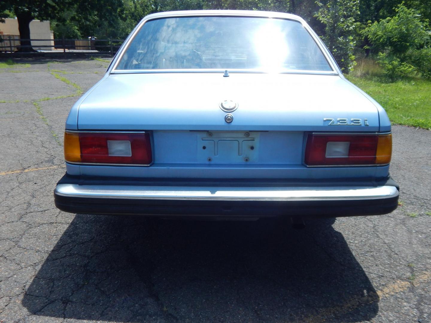 1979 Blue /Blue BMW 733i (5775258) , Manual transmission, located at 6528 Lower York Road, New Hope, PA, 18938, (215) 862-9555, 40.358707, -74.977882 - Here we have a very cool BMW 733i with a 4 speed manual transmission. Options include: blue leather, Blaupunkt aftermarket radio, power windows, moonroof, 14 inch alloy wheels, 4 General Altimax tires and chrome side view mirror caps. Pa inspected until 8/25. The blower motor is not currently workin - Photo#10