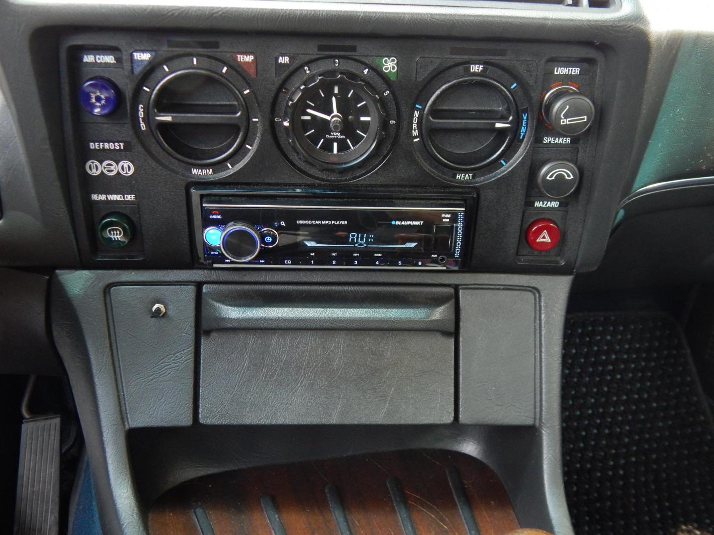 1979 Blue /Blue BMW 733i (5775258) , Manual transmission, located at 6528 Lower York Road, New Hope, PA, 18938, (215) 862-9555, 40.358707, -74.977882 - Here we have a very cool BMW 733i with a 4 speed manual transmission. Options include: blue leather, Blaupunkt aftermarket radio, power windows, moonroof, 14 inch alloy wheels, 4 General Altimax tires and chrome side view mirror caps. Pa inspected until 8/25. The blower motor is not currently workin - Photo#28