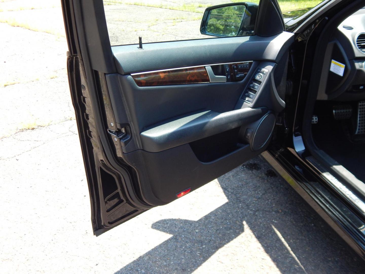 2013 Black /Black Mercedes-Benz C-Class C300 4MATIC Sport Sedan (WDDGF8AB1DG) with an 3.5L V6 engine, 7-Speed Automatic transmission, located at 6528 Lower York Road, New Hope, PA, 18938, (215) 862-9555, 40.358707, -74.977882 - Here we have a Mercedes Benz C300 with a 3.5L V6 putting power to all four wheels via a smooth shifting automatic transmission. Options include: black leather, wood trim, dual power seats, dual front heated seats, dual climate control, AM/FM/CD/AUX/BLUETOOTH/AUX radio with navigation and Harman/Kard - Photo#8