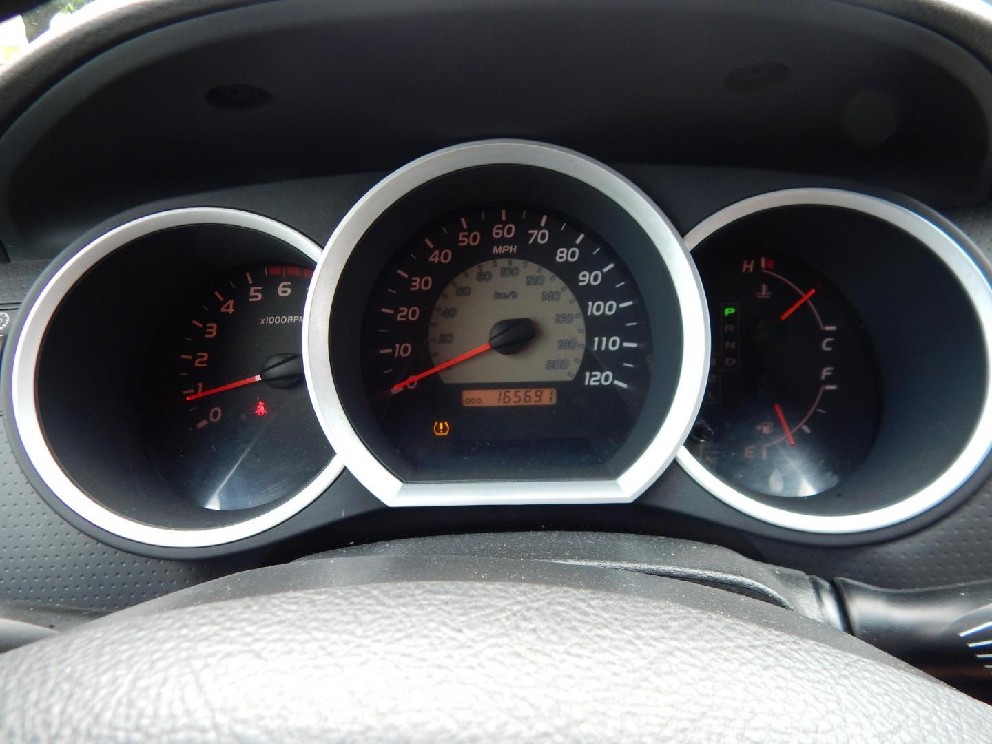 2007 Silver /Gray Toyota Tacoma Access Cab 2WD (5TETX22NX7Z) with an 2.7L L4 DOHC 16V engine, 5-Speed Manual Overdrive transmission, located at 6528 Lower York Road, New Hope, PA, 18938, (215) 862-9555, 40.358707, -74.977882 - Photo#24