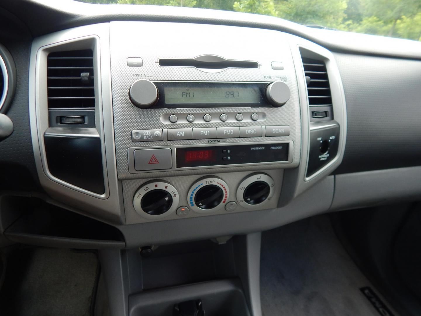2007 Silver /Gray Toyota Tacoma Access Cab 2WD (5TETX22NX7Z) with an 2.7L L4 DOHC 16V engine, 5-Speed Manual Overdrive transmission, located at 6528 Lower York Road, New Hope, PA, 18938, (215) 862-9555, 40.358707, -74.977882 - Photo#25
