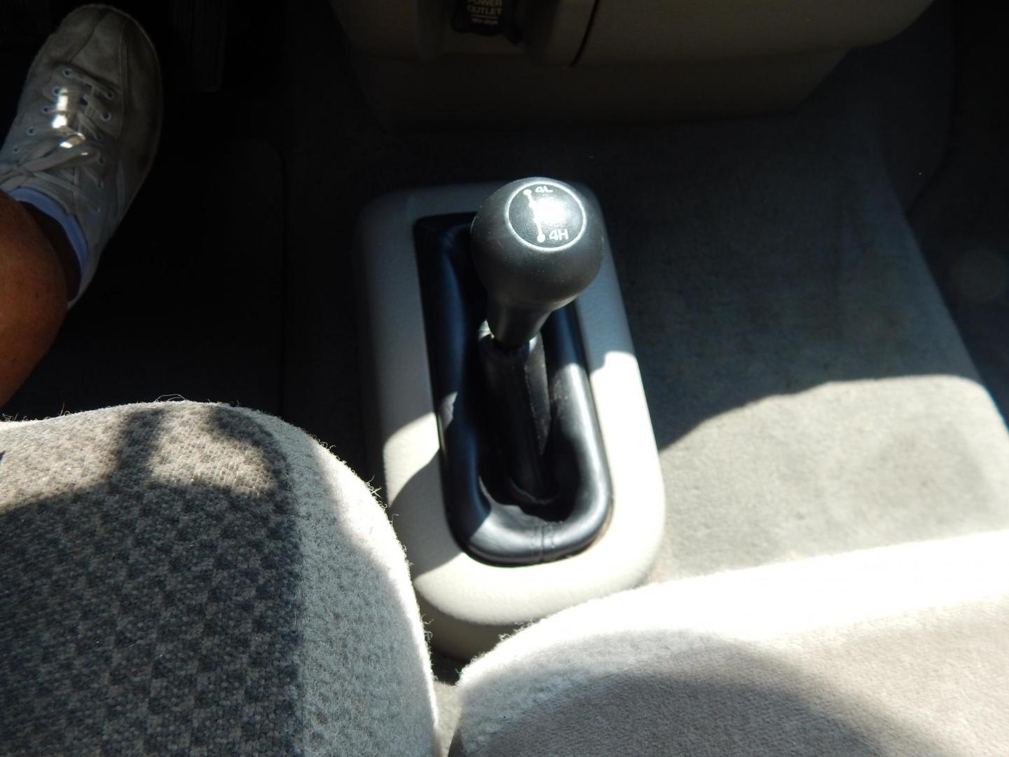 2004 Silver /Gray Dodge Ram 2500 Laramie Quad Cab 4WD (3D7KU28D94G) with an 5.7L V8 OHV 16V engine, Automatic transmission, located at 6528 Lower York Road, New Hope, PA, 18938, (215) 862-9555, 40.358707, -74.977882 - Here we have a 2004 Dodge Ram 2500 with a 5.7L V8 putting power to an automatic 4x4 transmission. Options include: gray cloth, keyless entry, 2 keys and 2 remotes, cruise control, tilt steering wheel, AC, power windows, power locks, power mirrors, AM/FM/CD radio, 6 seats, 17 inch wheels, tow hitch, - Photo#23