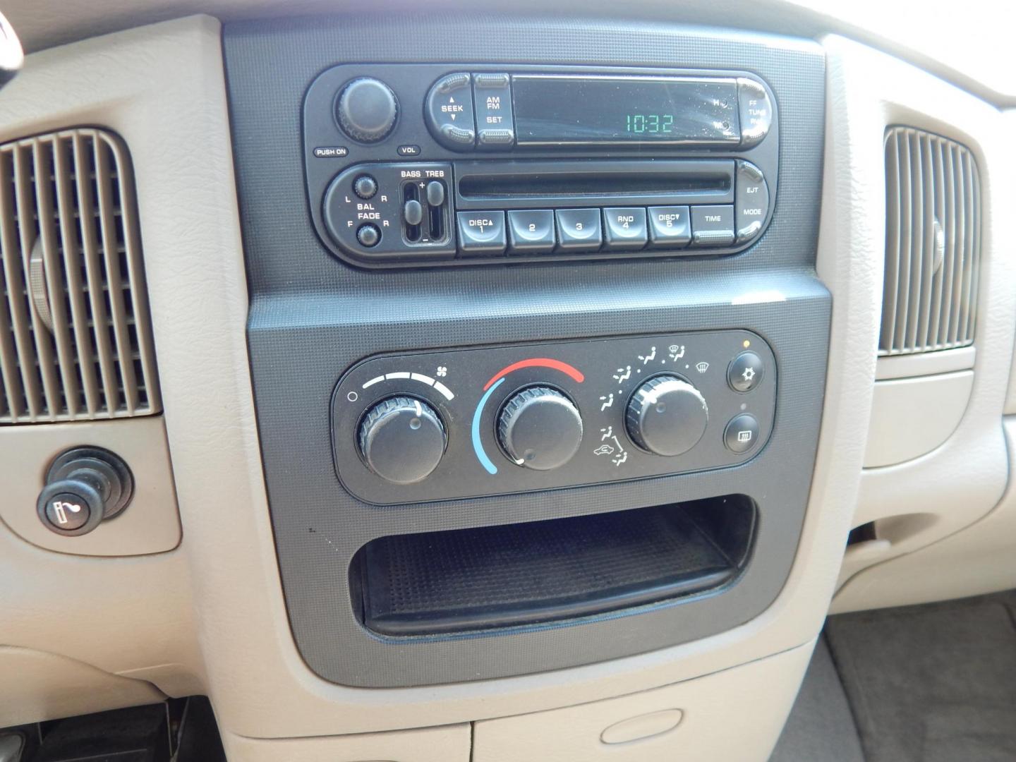 2004 Silver /Gray Dodge Ram 2500 Laramie Quad Cab 4WD (3D7KU28D94G) with an 5.7L V8 OHV 16V engine, Automatic transmission, located at 6528 Lower York Road, New Hope, PA, 18938, (215) 862-9555, 40.358707, -74.977882 - Here we have a 2004 Dodge Ram 2500 with a 5.7L V8 putting power to an automatic 4x4 transmission. Options include: gray cloth, keyless entry, 2 keys and 2 remotes, cruise control, tilt steering wheel, AC, power windows, power locks, power mirrors, AM/FM/CD radio, 6 seats, 17 inch wheels, tow hitch, - Photo#24
