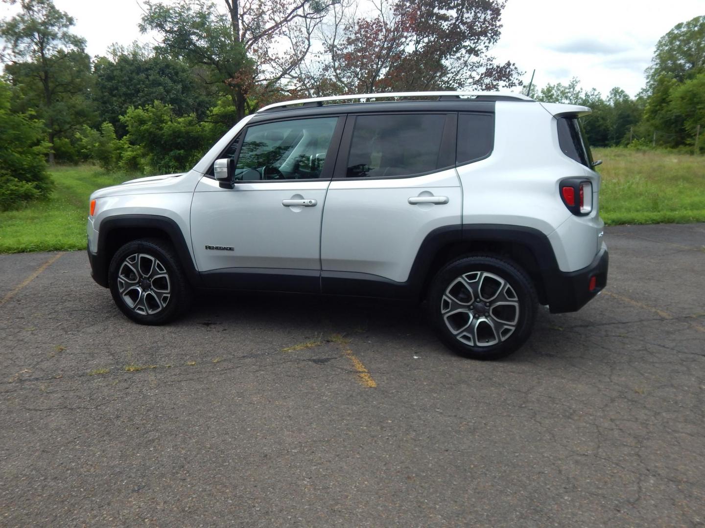 2018 Silver /Black Jeep Renegade Limited 4WD (ZACCJBDB5JP) with an 2.4L L4 DOHC 16V engine, 9A transmission, located at 6528 Lower York Road, New Hope, PA, 18938, (215) 862-9555, 40.358707, -74.977882 - Photo#2