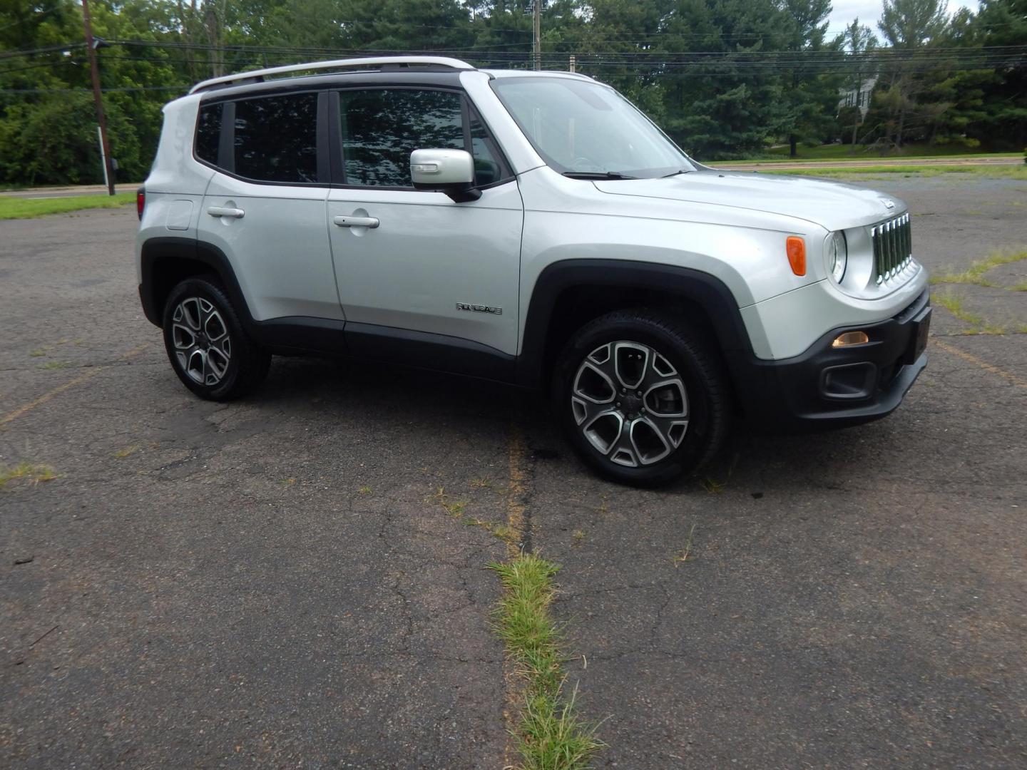 2018 Silver /Black Jeep Renegade Limited 4WD (ZACCJBDB5JP) with an 2.4L L4 DOHC 16V engine, 9A transmission, located at 6528 Lower York Road, New Hope, PA, 18938, (215) 862-9555, 40.358707, -74.977882 - Photo#6