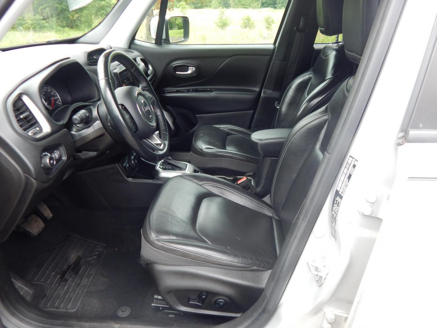2018 Silver /Black Jeep Renegade Limited 4WD (ZACCJBDB5JP) with an 2.4L L4 DOHC 16V engine, 9A transmission, located at 6528 Lower York Road, New Hope, PA, 18938, (215) 862-9555, 40.358707, -74.977882 - Photo#11
