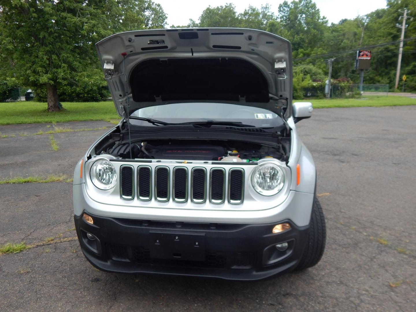 2018 Silver /Black Jeep Renegade Limited 4WD (ZACCJBDB5JP) with an 2.4L L4 DOHC 16V engine, 9A transmission, located at 6528 Lower York Road, New Hope, PA, 18938, (215) 862-9555, 40.358707, -74.977882 - Photo#20