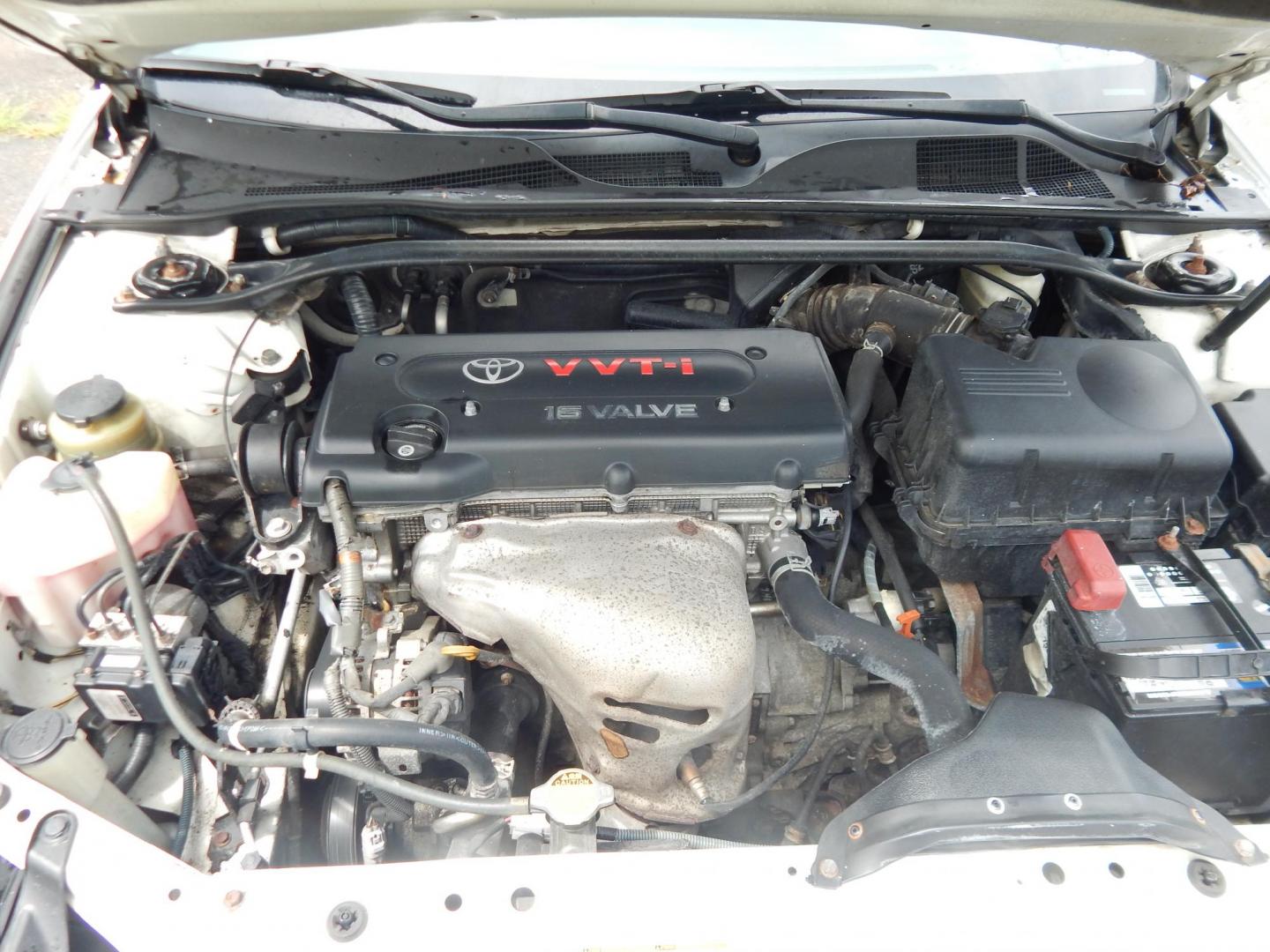 2004 White /Tan Toyota Camry Solara SE (4T1CE38PX4U) with an 2.4L L4 DOHC 24V engine, Automatic transmission, located at 6528 Lower York Road, New Hope, PA, 18938, (215) 862-9555, 40.358707, -74.977882 - Here we have a Toyota Solara with a 2.4L 4 cylinder engine putting power to the front wheels via a smooth shifting automatic transmission. Options include: tan cloth, cold AC, heat, AM/FM/CD radio, cruise control, tilt steering wheel, power windows, power locks, aftermarket alarm system, power mirro - Photo#18