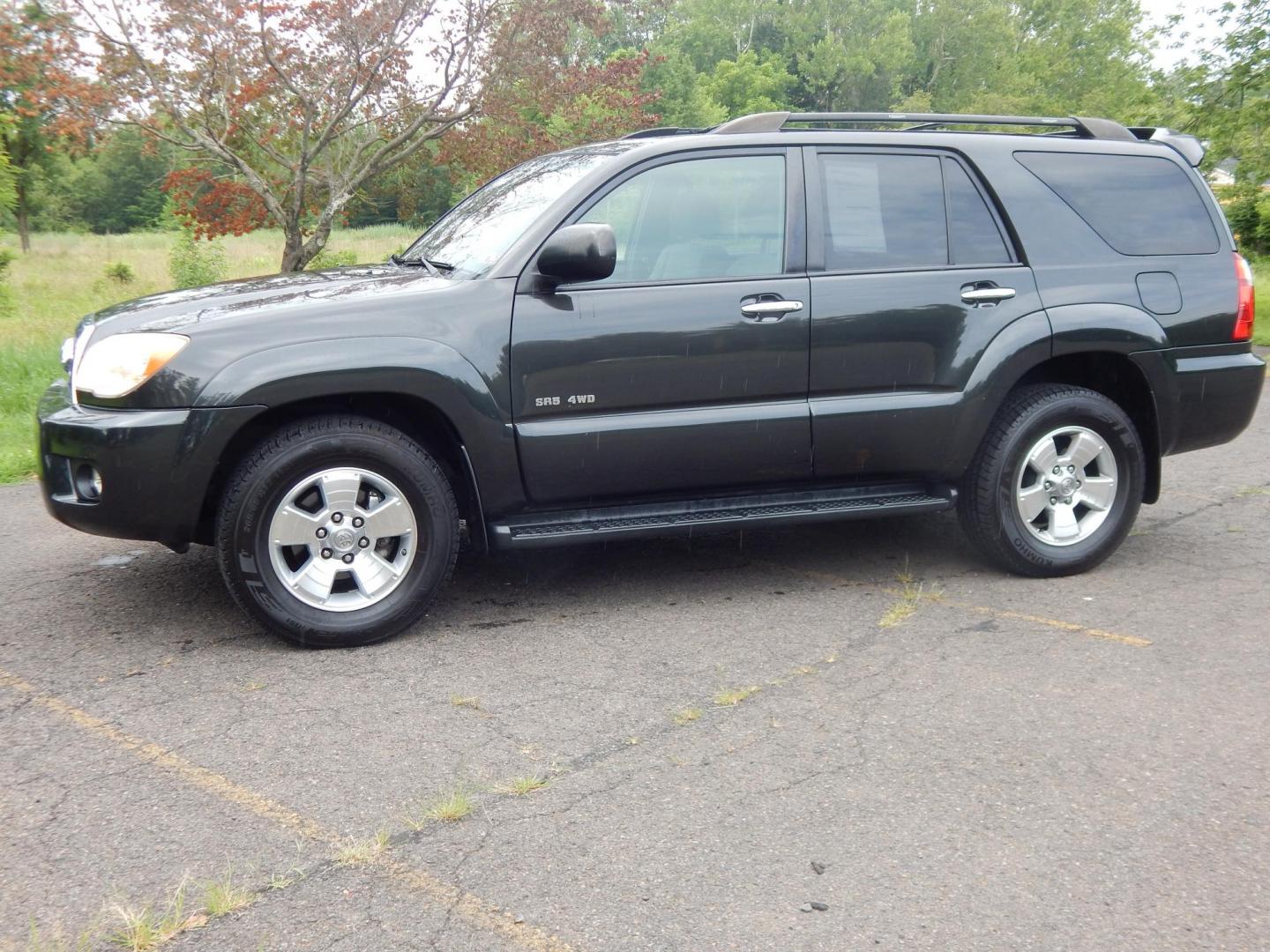 2007 Gray /Gray Toyota 4Runner SR5 4WD (JTEBU14R378) with an 4.0L V6 DOHC 24V engine, 5-Speed Automatic Overdrive transmission, located at 6528 Lower York Road, New Hope, PA, 18938, (215) 862-9555, 40.358707, -74.977882 - Here we have a very well kept, 2 owner, 4 Runner with a 4.0L V6 putting power to the ground via a smooth shifting 4x4 automatic transmission. Options include: gray cloth, cold AC, heat, AM/FM/CD/AUX radio, power sunroof, power rear lowering tailgate glass, cruise control, tilt steering wheel, fog li - Photo#1