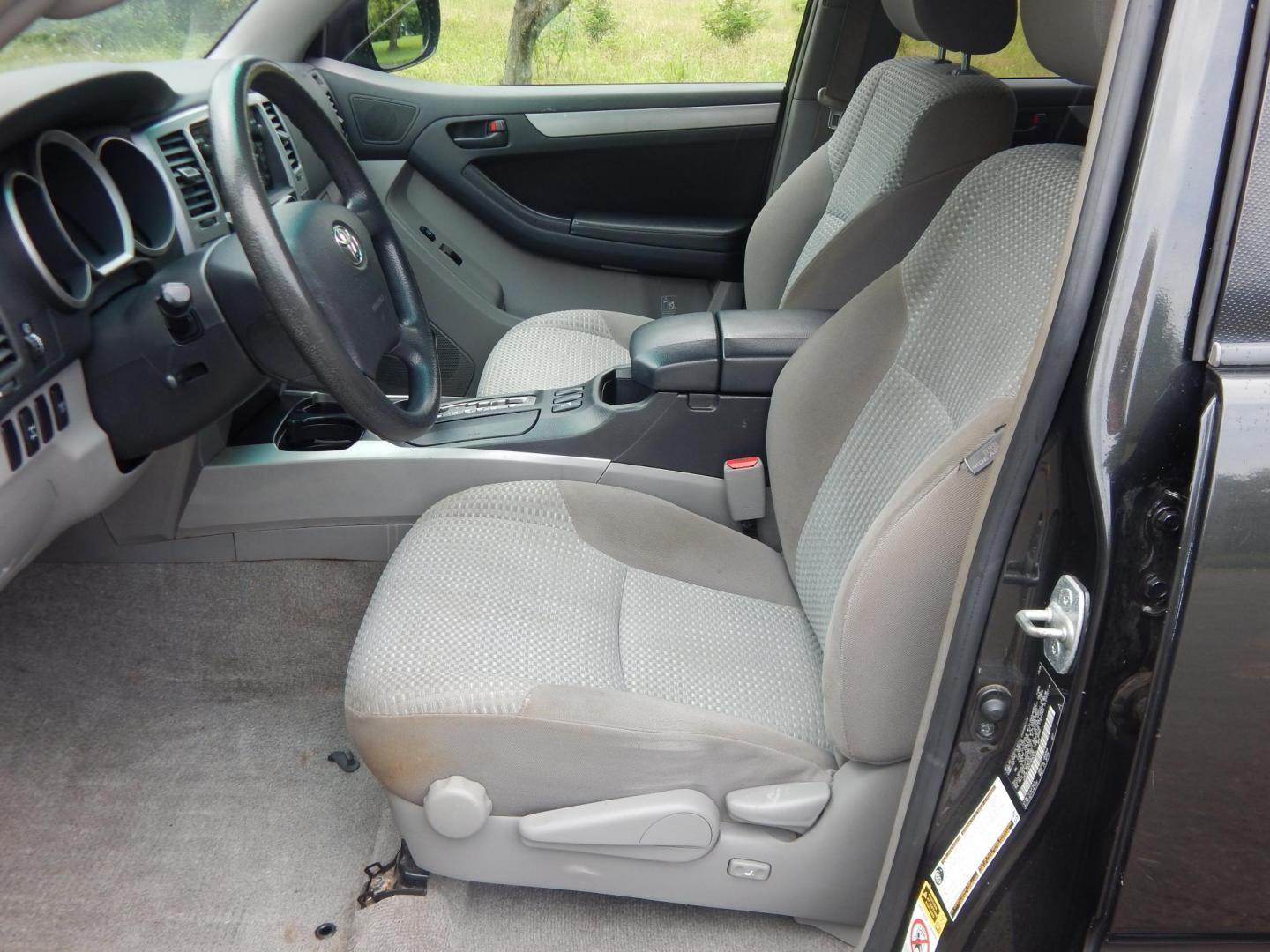 2007 Gray /Gray Toyota 4Runner SR5 4WD (JTEBU14R378) with an 4.0L V6 DOHC 24V engine, 5-Speed Automatic Overdrive transmission, located at 6528 Lower York Road, New Hope, PA, 18938, (215) 862-9555, 40.358707, -74.977882 - Here we have a very well kept, 2 owner, 4 Runner with a 4.0L V6 putting power to the ground via a smooth shifting 4x4 automatic transmission. Options include: gray cloth, cold AC, heat, AM/FM/CD/AUX radio, power sunroof, power rear lowering tailgate glass, cruise control, tilt steering wheel, fog li - Photo#11
