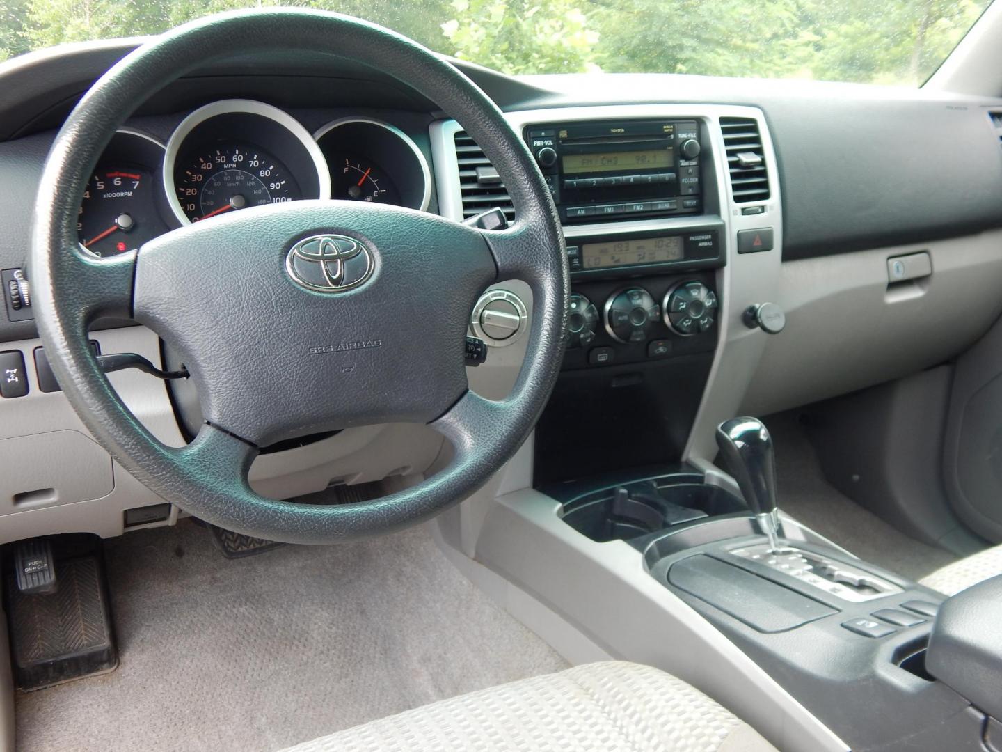 2007 Gray /Gray Toyota 4Runner SR5 4WD (JTEBU14R378) with an 4.0L V6 DOHC 24V engine, 5-Speed Automatic Overdrive transmission, located at 6528 Lower York Road, New Hope, PA, 18938, (215) 862-9555, 40.358707, -74.977882 - Here we have a very well kept, 2 owner, 4 Runner with a 4.0L V6 putting power to the ground via a smooth shifting 4x4 automatic transmission. Options include: gray cloth, cold AC, heat, AM/FM/CD/AUX radio, power sunroof, power rear lowering tailgate glass, cruise control, tilt steering wheel, fog li - Photo#13