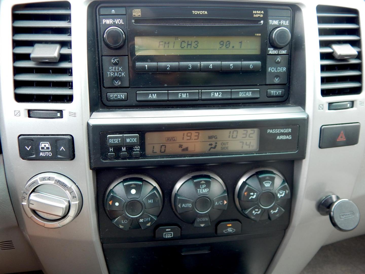 2007 Gray /Gray Toyota 4Runner SR5 4WD (JTEBU14R378) with an 4.0L V6 DOHC 24V engine, 5-Speed Automatic Overdrive transmission, located at 6528 Lower York Road, New Hope, PA, 18938, (215) 862-9555, 40.358707, -74.977882 - Here we have a very well kept, 2 owner, 4 Runner with a 4.0L V6 putting power to the ground via a smooth shifting 4x4 automatic transmission. Options include: gray cloth, cold AC, heat, AM/FM/CD/AUX radio, power sunroof, power rear lowering tailgate glass, cruise control, tilt steering wheel, fog li - Photo#25