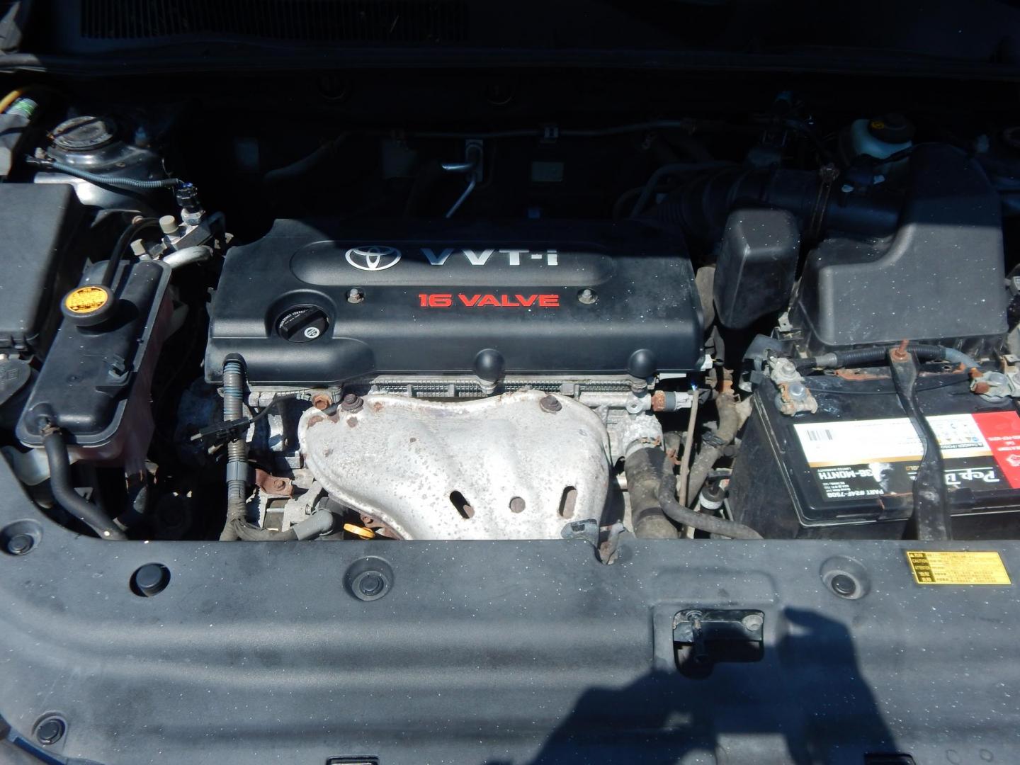 2008 Gray /Black Toyota RAV4 Sport I4 4WD (JTMBD32V386) with an 2.4L L4 DOHC 16V engine, 4-Speed Automatic transmission, located at 6528 Lower York Road, New Hope, PA, 18938, (215) 862-9555, 40.358707, -74.977882 - Here we have a 2008 Toyota RAV4 with a 2.4L inline 4 cylinder putting power to all four wheels via a smooth shifting automatic transmission. Options include: black cloth, AC, heat, front and rear window defrost, sunroof, AM/FM/CD/AUX/SAT radio, cruise control, tilt steering wheel, power windows/lock - Photo#20