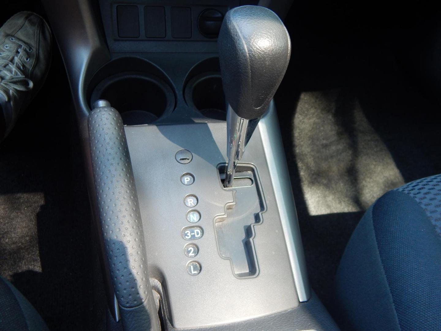 2008 Gray /Black Toyota RAV4 Sport I4 4WD (JTMBD32V386) with an 2.4L L4 DOHC 16V engine, 4-Speed Automatic transmission, located at 6528 Lower York Road, New Hope, PA, 18938, (215) 862-9555, 40.358707, -74.977882 - Here we have a 2008 Toyota RAV4 with a 2.4L inline 4 cylinder putting power to all four wheels via a smooth shifting automatic transmission. Options include: black cloth, AC, heat, front and rear window defrost, sunroof, AM/FM/CD/AUX/SAT radio, cruise control, tilt steering wheel, power windows/lock - Photo#25