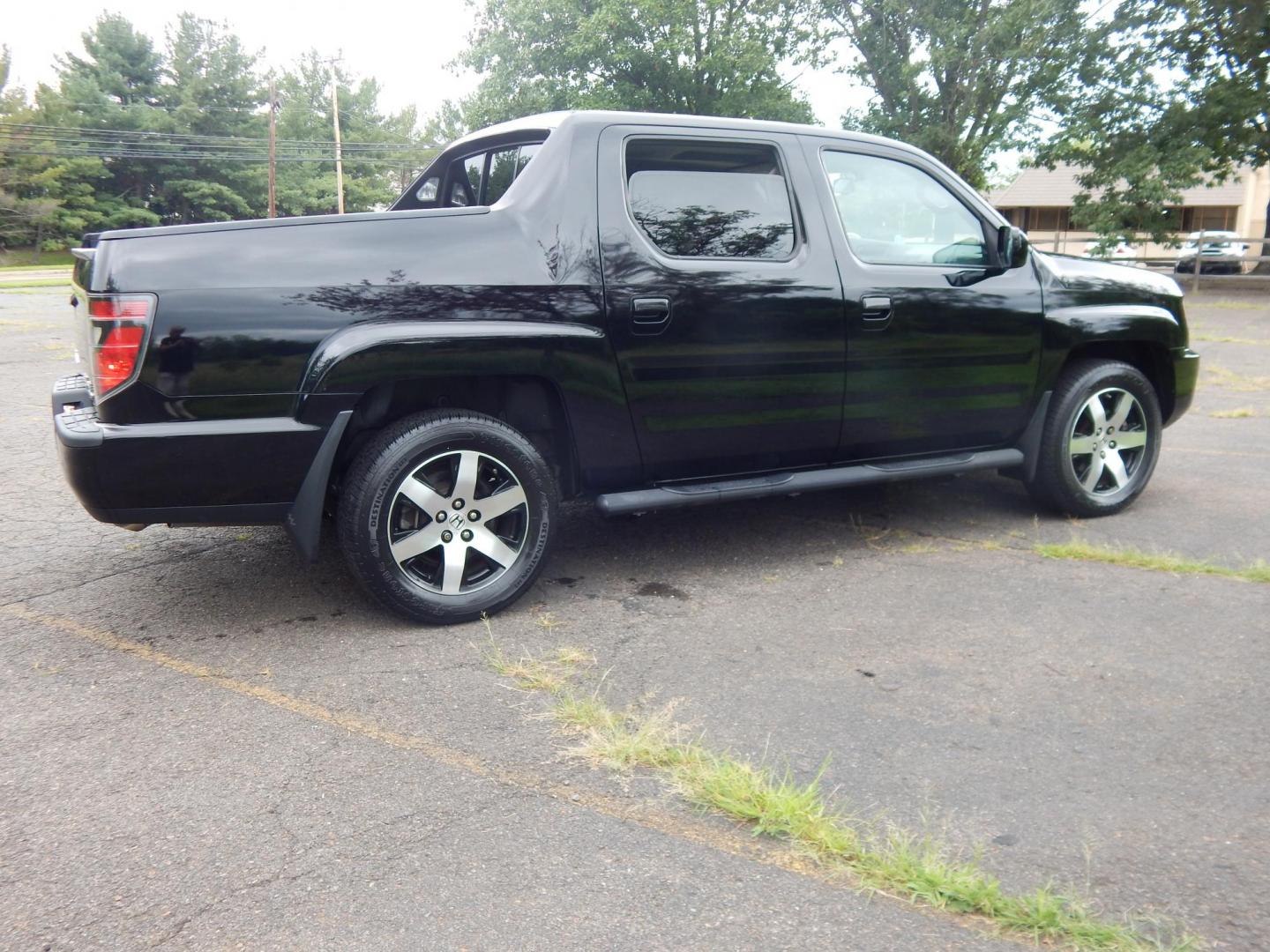 2014 Black /Black Honda Ridgeline SE (5FPYK1F65EB) with an 3.5L V6 SOHC 24V engine, 5-Speed Automatic transmission, located at 6528 Lower York Road, New Hope, PA, 18938, (215) 862-9555, 40.358707, -74.977882 - Here we have a beautifully well kept, ONE OWNER, 20k original miles, 2014 Honda Ridgeline with a 3.5L V6 putting power to the ground via a 4x4 automatic transmission. Options include: black leather, power drivers seat, heated front seats, dual climate controls, AM/FM/CD/AUX/XM radio with navigation, - Photo#5