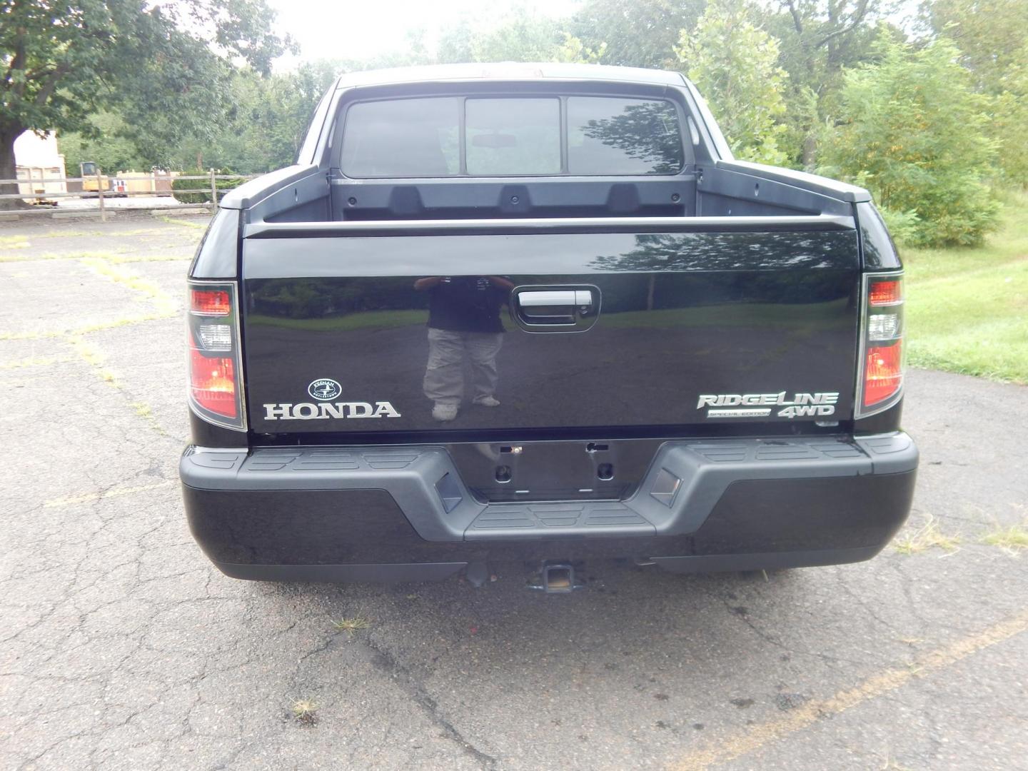 2014 Black /Black Honda Ridgeline SE (5FPYK1F65EB) with an 3.5L V6 SOHC 24V engine, 5-Speed Automatic transmission, located at 6528 Lower York Road, New Hope, PA, 18938, (215) 862-9555, 40.358707, -74.977882 - Here we have a beautifully well kept, ONE OWNER, 20k original miles, 2014 Honda Ridgeline with a 3.5L V6 putting power to the ground via a 4x4 automatic transmission. Options include: black leather, power drivers seat, heated front seats, dual climate controls, AM/FM/CD/AUX/XM radio with navigation, - Photo#9
