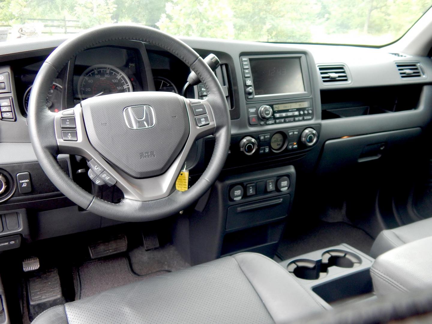 2014 Black /Black Honda Ridgeline SE (5FPYK1F65EB) with an 3.5L V6 SOHC 24V engine, 5-Speed Automatic transmission, located at 6528 Lower York Road, New Hope, PA, 18938, (215) 862-9555, 40.358707, -74.977882 - Here we have a beautifully well kept, ONE OWNER, 20k original miles, 2014 Honda Ridgeline with a 3.5L V6 putting power to the ground via a 4x4 automatic transmission. Options include: black leather, power drivers seat, heated front seats, dual climate controls, AM/FM/CD/AUX/XM radio with navigation, - Photo#16