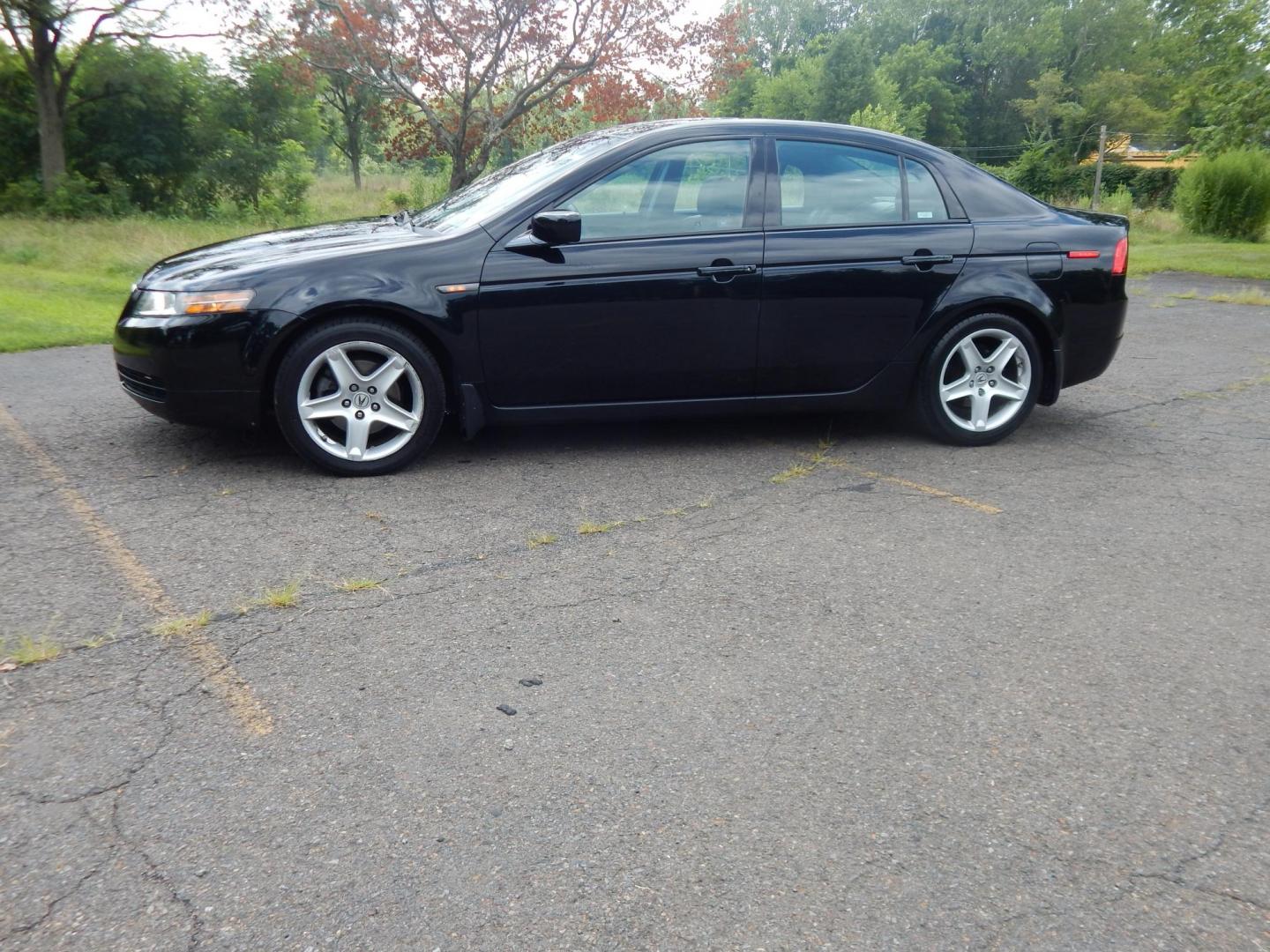 2006 Black /Black Acura TL 5-Speed AT (19UUA66246A) with an 3.2L V6 SOHC 24V engine, 5-Speed Automatic Overdrive transmission, located at 6528 Lower York Road, New Hope, PA, 18938, (215) 862-9555, 40.358707, -74.977882 - Here we have a beautifully well kept, ONE OWNER and 46 service records, Acura TL with a 3.2L V6 putting power to the front wheels via an automatic transmission. Options include: black leather, power seats, heated front seats, AM/FM/CD/TAPE/XM radio with navigation, dual climate controls, 2 keys, cru - Photo#1