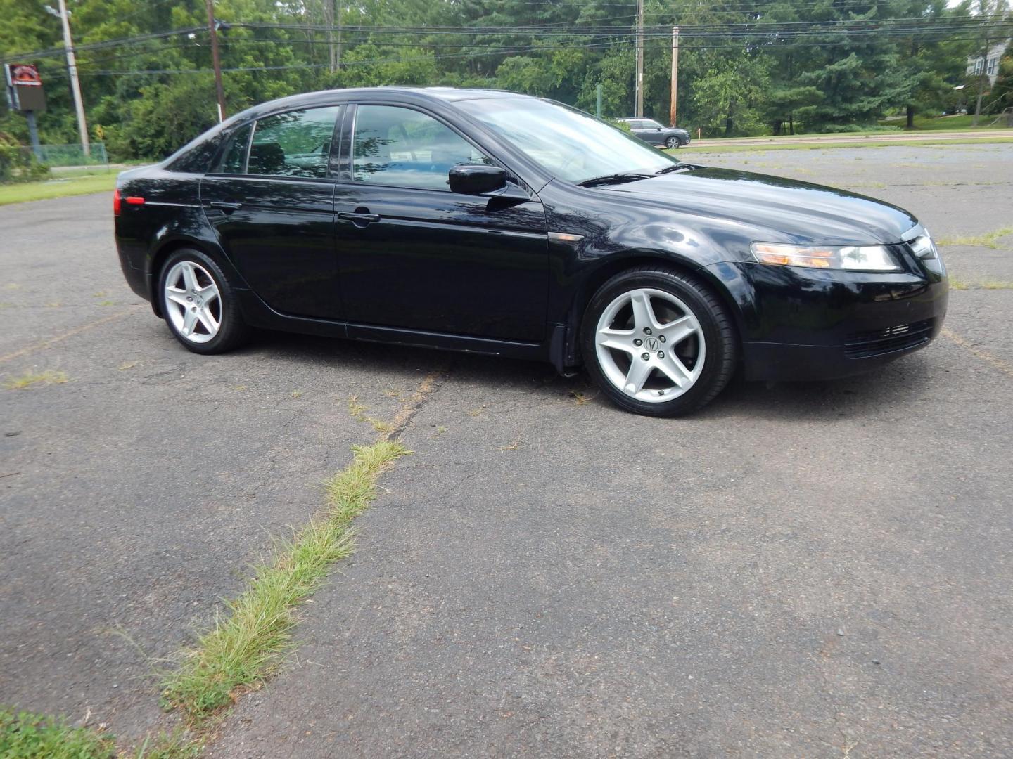 2006 Black /Black Acura TL 5-Speed AT (19UUA66246A) with an 3.2L V6 SOHC 24V engine, 5-Speed Automatic Overdrive transmission, located at 6528 Lower York Road, New Hope, PA, 18938, (215) 862-9555, 40.358707, -74.977882 - Here we have a beautifully well kept, ONE OWNER and 46 service records, Acura TL with a 3.2L V6 putting power to the front wheels via an automatic transmission. Options include: black leather, power seats, heated front seats, AM/FM/CD/TAPE/XM radio with navigation, dual climate controls, 2 keys, cru - Photo#6