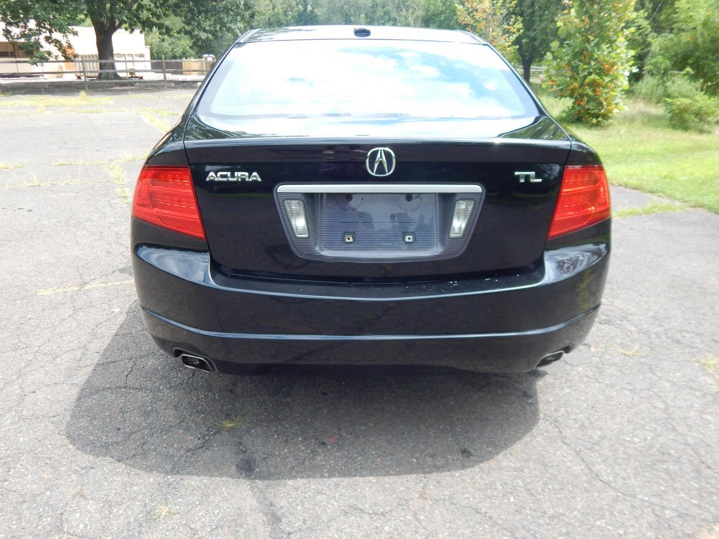 2006 Black /Black Acura TL 5-Speed AT (19UUA66246A) with an 3.2L V6 SOHC 24V engine, 5-Speed Automatic Overdrive transmission, located at 6528 Lower York Road, New Hope, PA, 18938, (215) 862-9555, 40.358707, -74.977882 - Here we have a beautifully well kept, ONE OWNER and 46 service records, Acura TL with a 3.2L V6 putting power to the front wheels via an automatic transmission. Options include: black leather, power seats, heated front seats, AM/FM/CD/TAPE/XM radio with navigation, dual climate controls, 2 keys, cru - Photo#9
