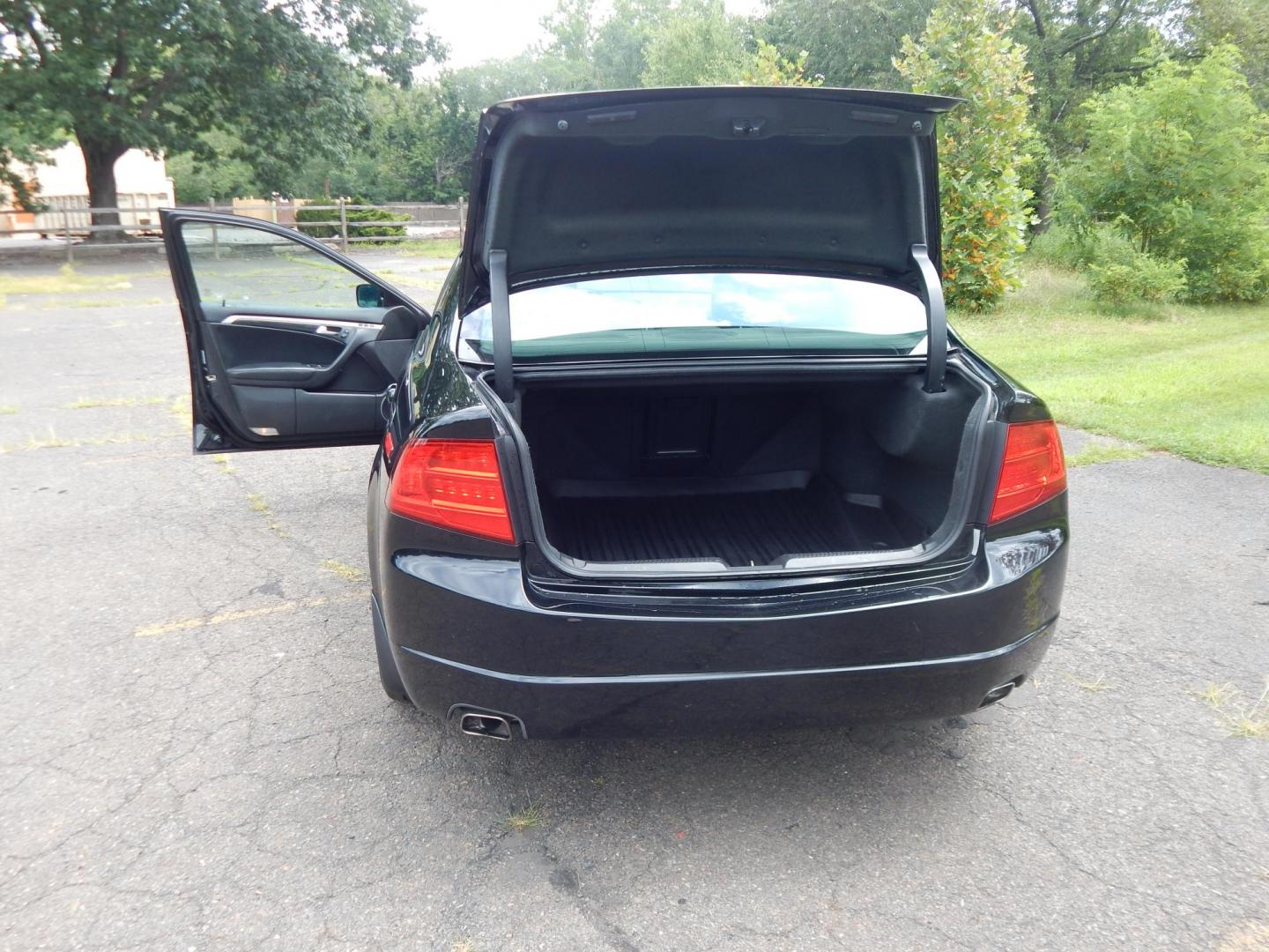 2006 Black /Black Acura TL 5-Speed AT (19UUA66246A) with an 3.2L V6 SOHC 24V engine, 5-Speed Automatic Overdrive transmission, located at 6528 Lower York Road, New Hope, PA, 18938, (215) 862-9555, 40.358707, -74.977882 - Here we have a beautifully well kept, ONE OWNER and 46 service records, Acura TL with a 3.2L V6 putting power to the front wheels via an automatic transmission. Options include: black leather, power seats, heated front seats, AM/FM/CD/TAPE/XM radio with navigation, dual climate controls, 2 keys, cru - Photo#15