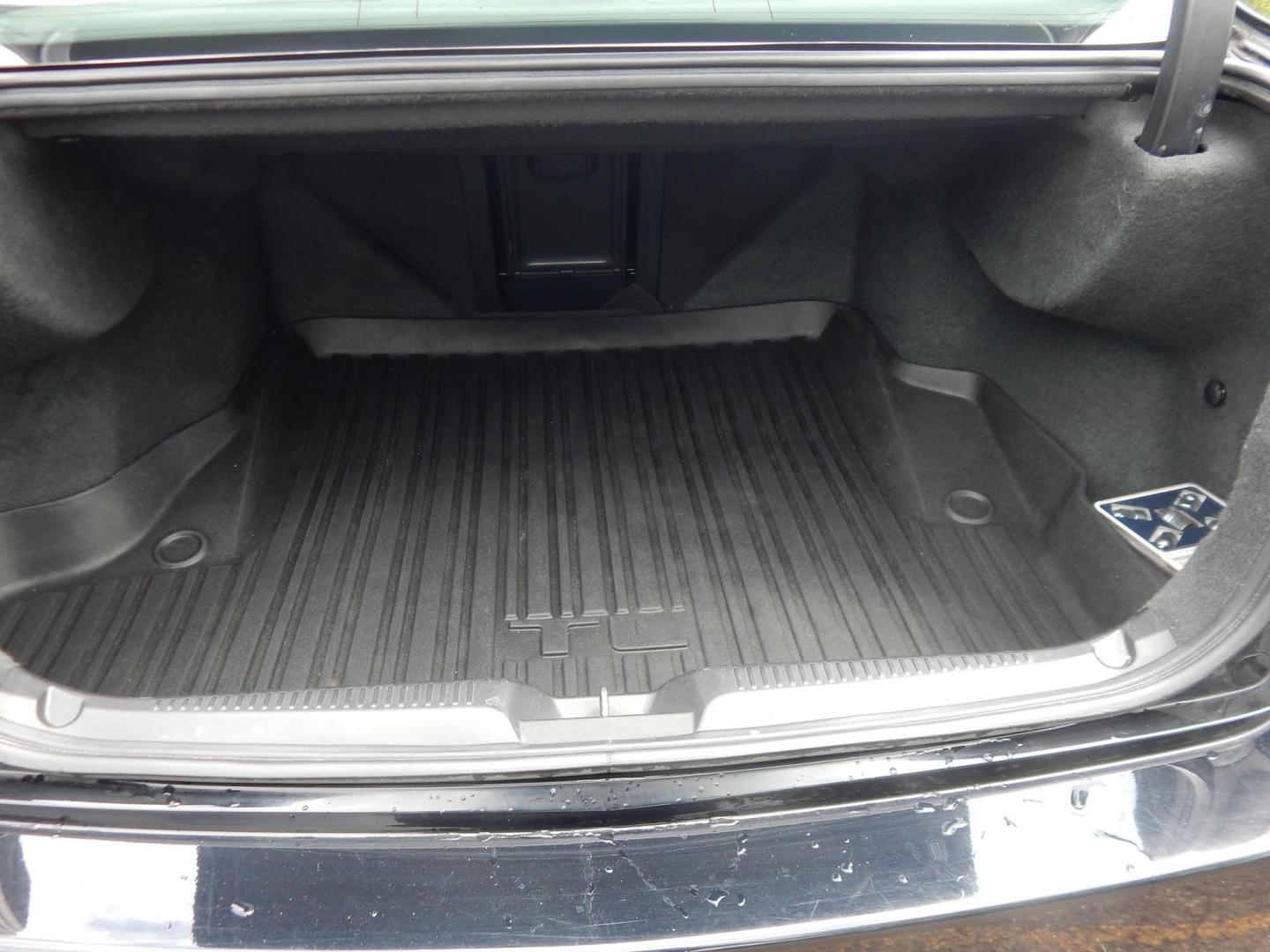 2006 Black /Black Acura TL 5-Speed AT (19UUA66246A) with an 3.2L V6 SOHC 24V engine, 5-Speed Automatic Overdrive transmission, located at 6528 Lower York Road, New Hope, PA, 18938, (215) 862-9555, 40.358707, -74.977882 - Here we have a beautifully well kept, ONE OWNER and 46 service records, Acura TL with a 3.2L V6 putting power to the front wheels via an automatic transmission. Options include: black leather, power seats, heated front seats, AM/FM/CD/TAPE/XM radio with navigation, dual climate controls, 2 keys, cru - Photo#16