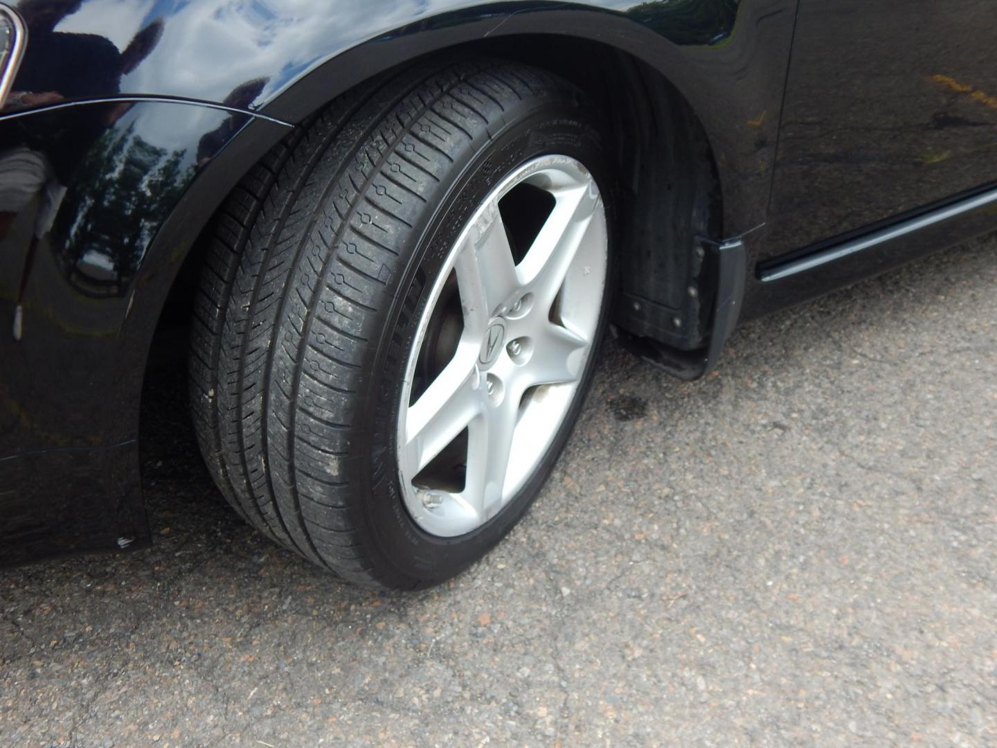 2006 Black /Black Acura TL 5-Speed AT (19UUA66246A) with an 3.2L V6 SOHC 24V engine, 5-Speed Automatic Overdrive transmission, located at 6528 Lower York Road, New Hope, PA, 18938, (215) 862-9555, 40.358707, -74.977882 - Here we have a beautifully well kept, ONE OWNER and 46 service records, Acura TL with a 3.2L V6 putting power to the front wheels via an automatic transmission. Options include: black leather, power seats, heated front seats, AM/FM/CD/TAPE/XM radio with navigation, dual climate controls, 2 keys, cru - Photo#23