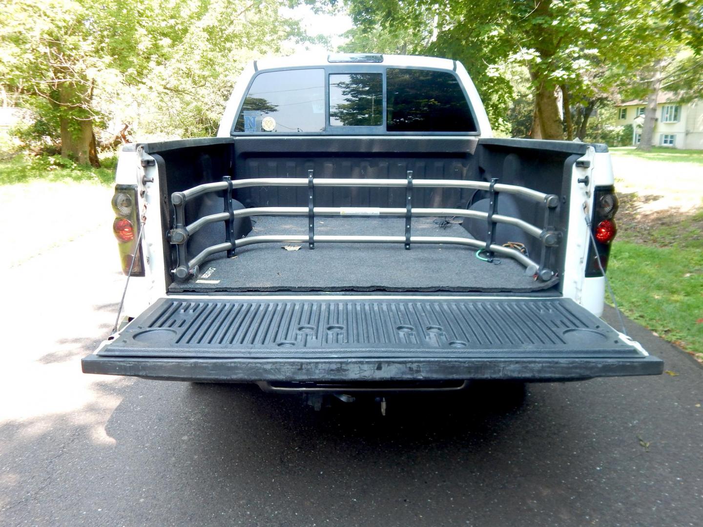 2004 White /Grey Leather Ford F-150 FX4 SuperCrew 4WD (1FTPW14504F) with an 5.4L V6 SOHC 16V engine, 4-Speed Automatic Overdrive transmission, located at 6528 Lower York Road, New Hope, PA, 18938, (215) 862-9555, 40.358707, -74.977882 - 2004 Ford F-150 4 door Lariat, 5.4 Liter Triton engine, Auto Trans, FX4 Off Road package, tilt wheel, cruise control, power drivers seat, grey leather, power windows, locks and mirrors, drivers/pass front air bags, Auto dimming mirror, All season Weather Tech floor mats front/rear, trailer brake, ad - Photo#10