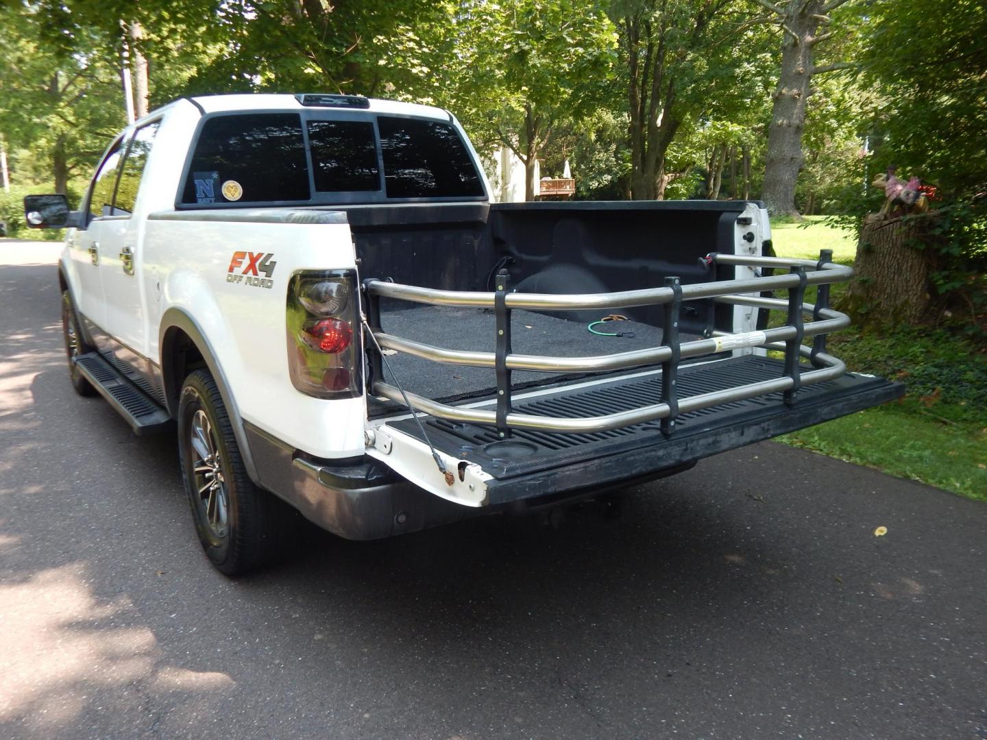 2004 White /Grey Leather Ford F-150 FX4 SuperCrew 4WD (1FTPW14504F) with an 5.4L V6 SOHC 16V engine, 4-Speed Automatic Overdrive transmission, located at 6528 Lower York Road, New Hope, PA, 18938, (215) 862-9555, 40.358707, -74.977882 - 2004 Ford F-150 4 door Lariat, 5.4 Liter Triton engine, Auto Trans, FX4 Off Road package, tilt wheel, cruise control, power drivers seat, grey leather, power windows, locks and mirrors, drivers/pass front air bags, Auto dimming mirror, All season Weather Tech floor mats front/rear, trailer brake, ad - Photo#11