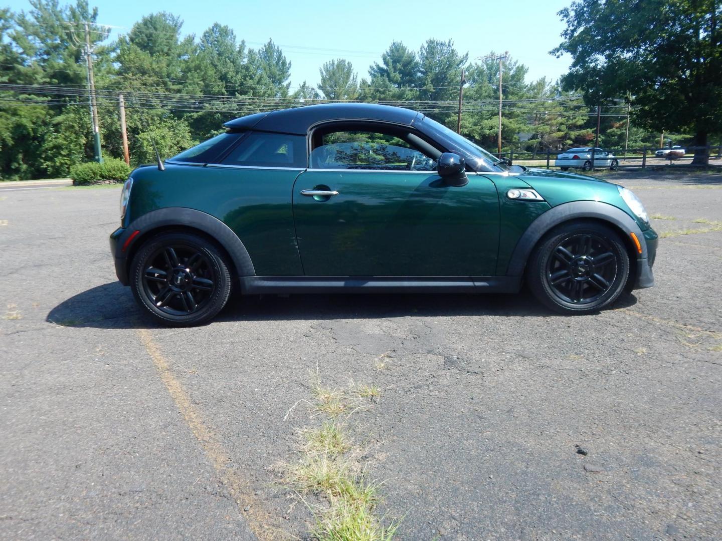 2013 Green /Tan Mini Cooper Coupe S (WMWSX3C59DT) with an 1.6L L4 DOHC 16V TURBO engine, Automatic transmission, located at 6528 Lower York Road, New Hope, PA, 18938, (215) 862-9555, 40.358707, -74.977882 - Here we have a very cool, ONE OWNER, 2013 Mini Cooper Coupe S with a 1.6L inline 4 cylinder turbo engine putting power to front wheels via an automatic transmission. Options include: light brown/tan leather interior, heated seats, heat, A/C, AM/FM/CD/BT PHONE radio, tilt steering wheel, power window - Photo#4
