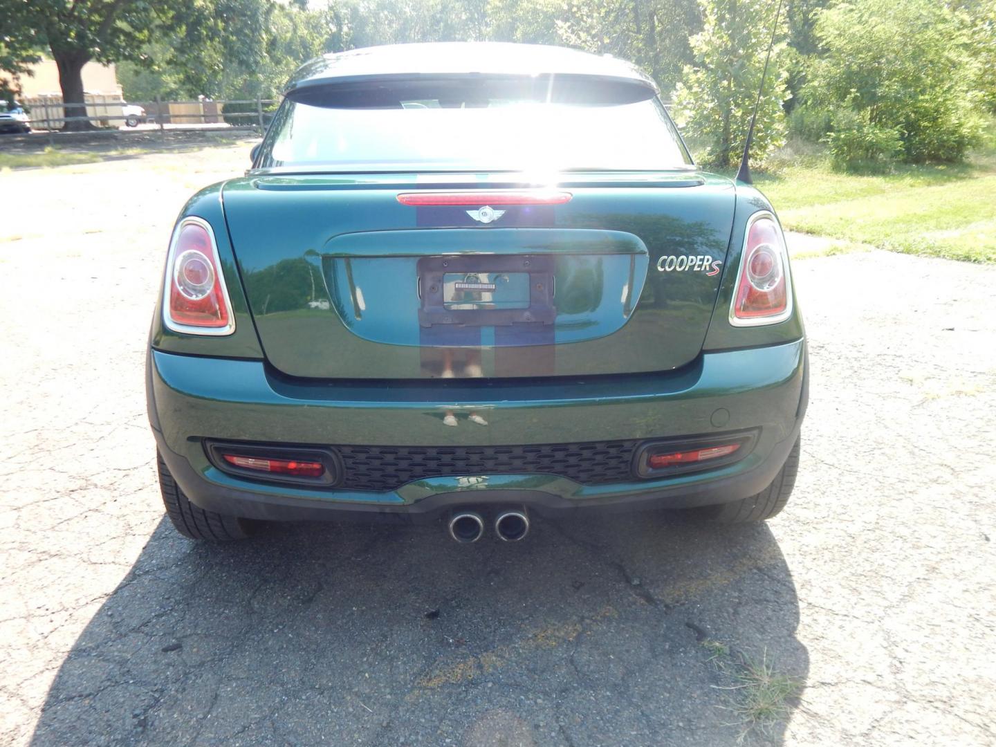 2013 Green /Tan Mini Cooper Coupe S (WMWSX3C59DT) with an 1.6L L4 DOHC 16V TURBO engine, Automatic transmission, located at 6528 Lower York Road, New Hope, PA, 18938, (215) 862-9555, 40.358707, -74.977882 - Here we have a very cool, ONE OWNER, 2013 Mini Cooper Coupe S with a 1.6L inline 4 cylinder turbo engine putting power to front wheels via an automatic transmission. Options include: light brown/tan leather interior, heated seats, heat, A/C, AM/FM/CD/BT PHONE radio, tilt steering wheel, power window - Photo#7