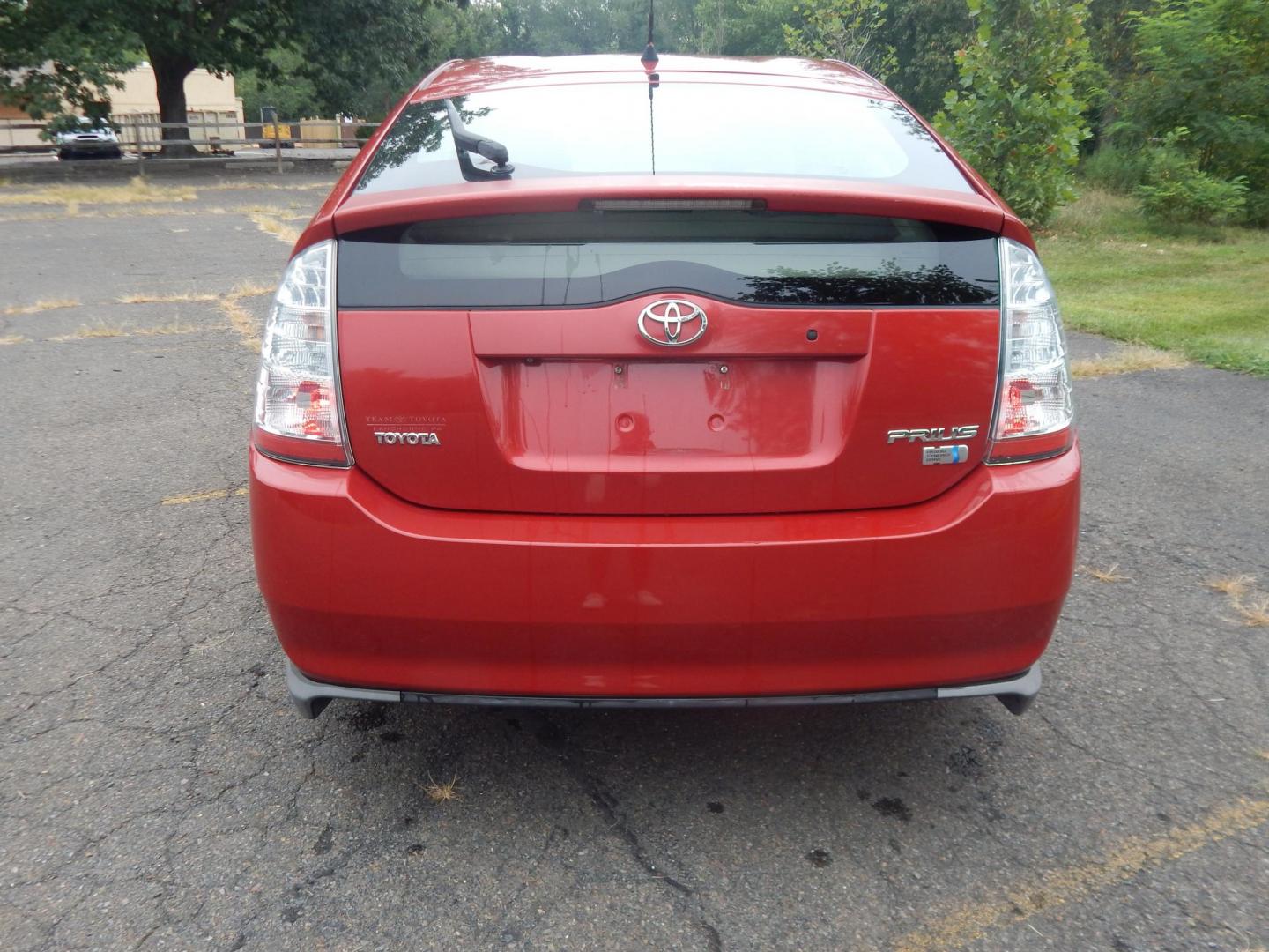 2007 Red /Tan Toyota Prius 4-Door Liftback (JTDKB20UX77) with an 1.5L L4 DOHC 16V HYBRID engine, Automatic CVT Overdrive transmission, located at 6528 Lower York Road, New Hope, PA, 18938, (215) 862-9555, 40.358707, -74.977882 - Here we have a 2007 Toyota Prius with a 1.5L 4 cylinder hybrid engine putting power to the front wheels via an automatic transmission. Options include: tan cloth seats, manual sliding seats, AM/FM/CD/AUX radio, cold AC, heat, cruise control, front and rear windshield defrost, tilt steering wheel, po - Photo#7