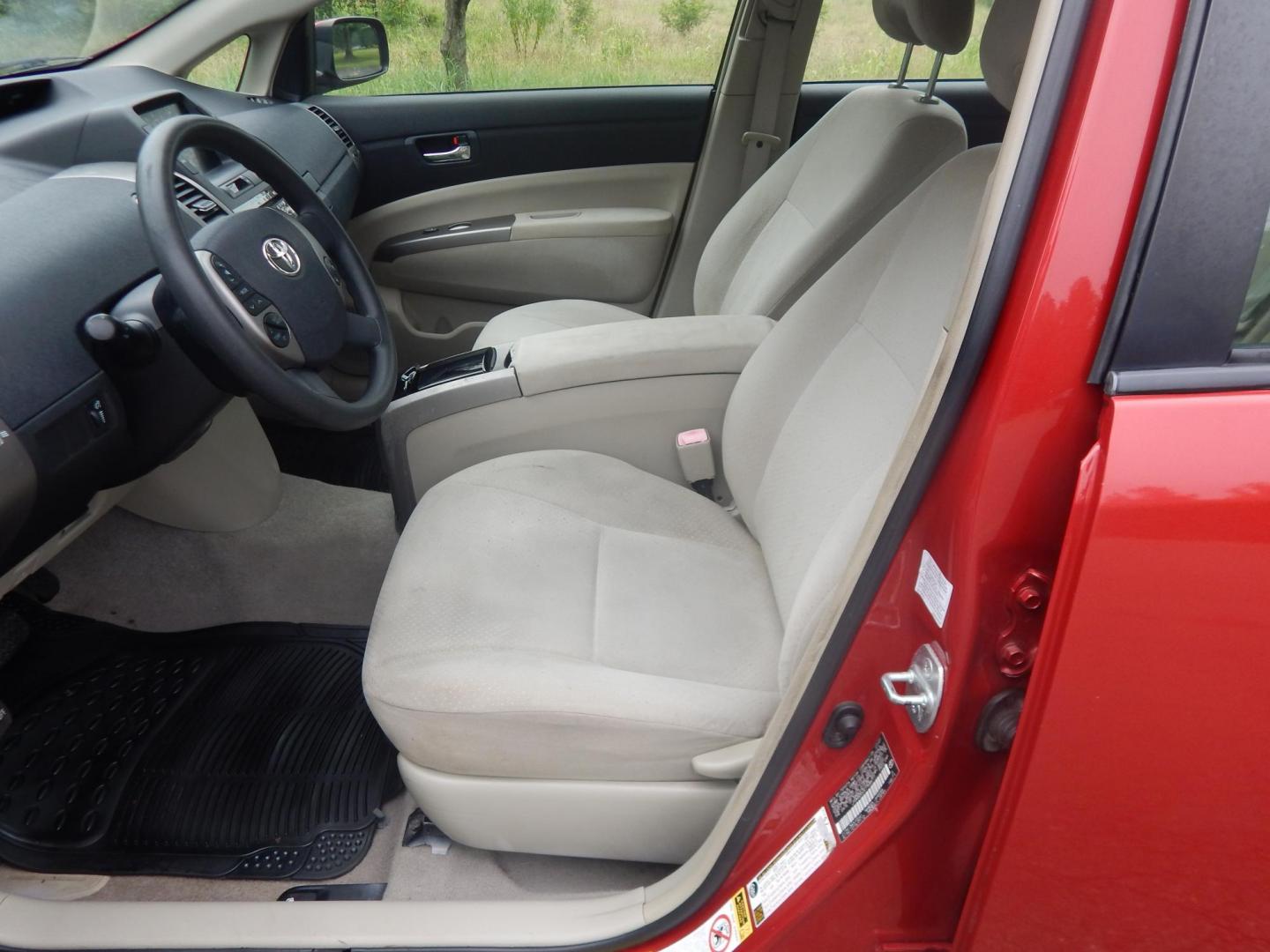 2007 Red /Tan Toyota Prius 4-Door Liftback (JTDKB20UX77) with an 1.5L L4 DOHC 16V HYBRID engine, Automatic CVT Overdrive transmission, located at 6528 Lower York Road, New Hope, PA, 18938, (215) 862-9555, 40.358707, -74.977882 - Here we have a 2007 Toyota Prius with a 1.5L 4 cylinder hybrid engine putting power to the front wheels via an automatic transmission. Options include: tan cloth seats, manual sliding seats, AM/FM/CD/AUX radio, cold AC, heat, cruise control, front and rear windshield defrost, tilt steering wheel, po - Photo#11