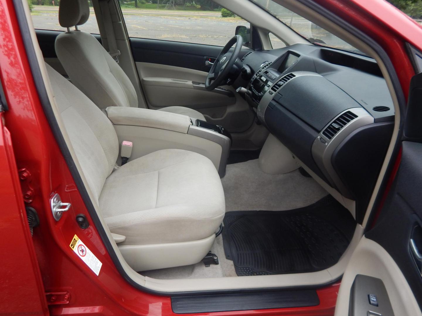 2007 Red /Tan Toyota Prius 4-Door Liftback (JTDKB20UX77) with an 1.5L L4 DOHC 16V HYBRID engine, Automatic CVT Overdrive transmission, located at 6528 Lower York Road, New Hope, PA, 18938, (215) 862-9555, 40.358707, -74.977882 - Here we have a 2007 Toyota Prius with a 1.5L 4 cylinder hybrid engine putting power to the front wheels via an automatic transmission. Options include: tan cloth seats, manual sliding seats, AM/FM/CD/AUX radio, cold AC, heat, cruise control, front and rear windshield defrost, tilt steering wheel, po - Photo#15