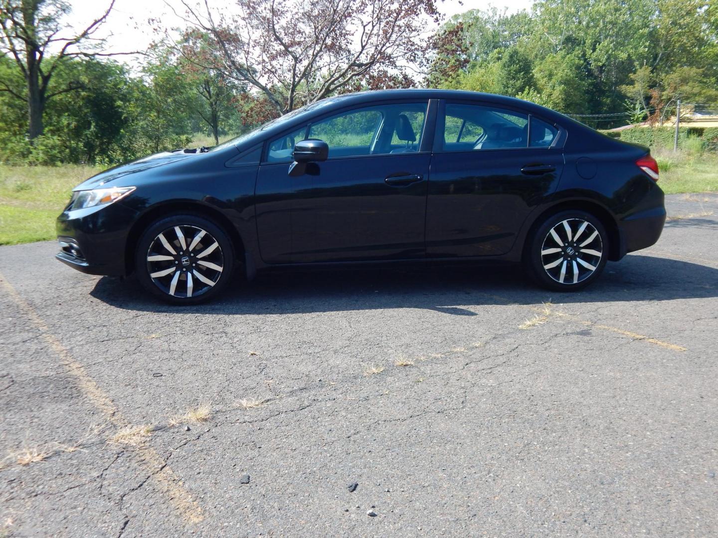 2015 Black /Black Honda Civic EX-L Sedan CVT (19XFB2F9XFE) with an 1.8L L4 SOHC 16V engine, Continuously Variable Transmission transmission, located at 6528 Lower York Road, New Hope, PA, 18938, (215) 862-9555, 40.358707, -74.977882 - Here we have a 2015 Honda Civic with a 1.8L 4 cylinder engine putting power to the front wheels via an automatic CVT transmission. Options include: black leather, power drivers seat, front heated seats, cold AC, heat, sunroof, front and rear defrost, AM/FM/CD/BLUETOOTH radio, back up camera, passeng - Photo#1