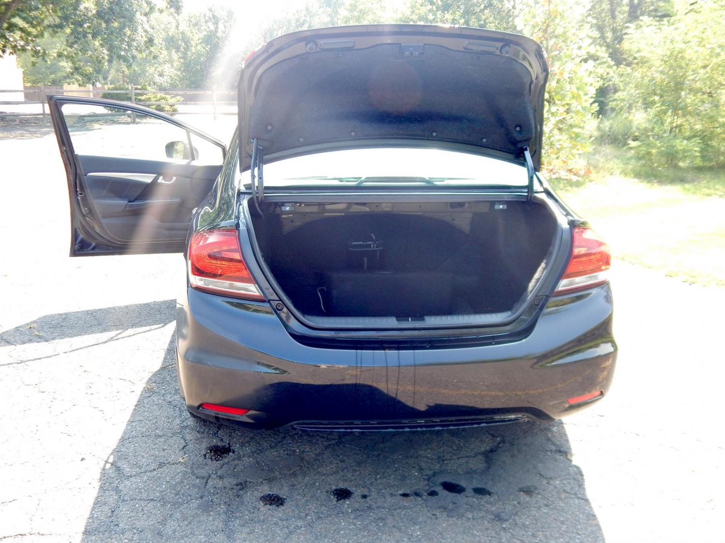 2015 Black /Black Honda Civic EX-L Sedan CVT (19XFB2F9XFE) with an 1.8L L4 SOHC 16V engine, Continuously Variable Transmission transmission, located at 6528 Lower York Road, New Hope, PA, 18938, (215) 862-9555, 40.358707, -74.977882 - Here we have a 2015 Honda Civic with a 1.8L 4 cylinder engine putting power to the front wheels via an automatic CVT transmission. Options include: black leather, power drivers seat, front heated seats, cold AC, heat, sunroof, front and rear defrost, AM/FM/CD/BLUETOOTH radio, back up camera, passeng - Photo#14