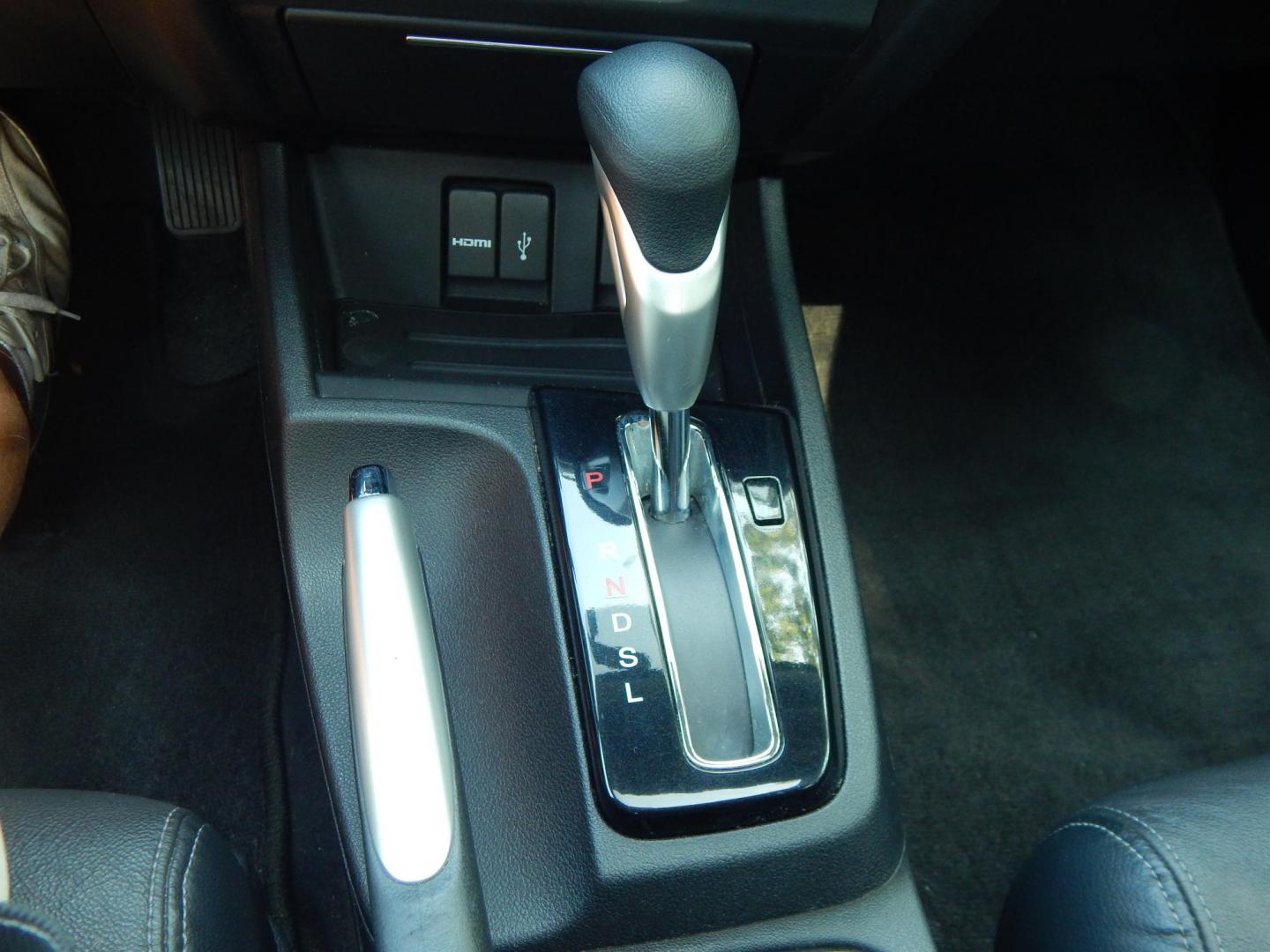 2015 Black /Black Honda Civic EX-L Sedan CVT (19XFB2F9XFE) with an 1.8L L4 SOHC 16V engine, Continuously Variable Transmission transmission, located at 6528 Lower York Road, New Hope, PA, 18938, (215) 862-9555, 40.358707, -74.977882 - Here we have a 2015 Honda Civic with a 1.8L 4 cylinder engine putting power to the front wheels via an automatic CVT transmission. Options include: black leather, power drivers seat, front heated seats, cold AC, heat, sunroof, front and rear defrost, AM/FM/CD/BLUETOOTH radio, back up camera, passeng - Photo#26