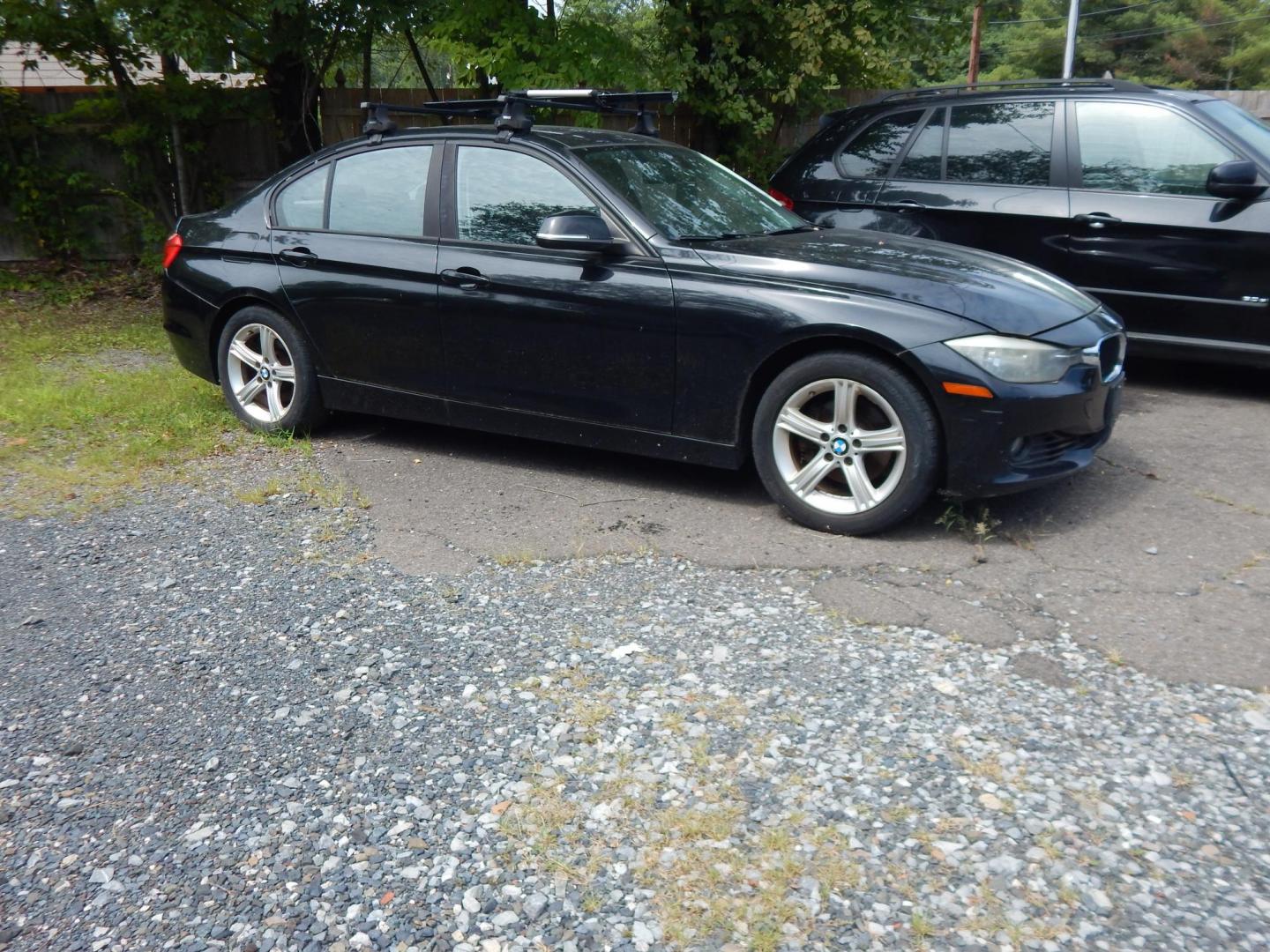 2013 Black /BLACK BMW 3-Series 328i xDrive Sedan - SULEV (WBA3B5C56DF) with an 2.0L L4 DOHC 16V engine, Auto transmission, located at 6528 Lower York Road, New Hope, PA, 18938, (215) 862-9555, 40.358707, -74.977882 - 2013 BMW 328 I X drive..2.0 Liter Turbo that needs an engine, AWD, tilt/cruise, dual power seats, elk leather, power moonroof, windows, mirrors, central locking system, heated seats, AM/FM/CD sound, 17" factory alloy wheels 3 owners, 23 service records and no accidents. Thule roof rack. Selling as-i - Photo#1