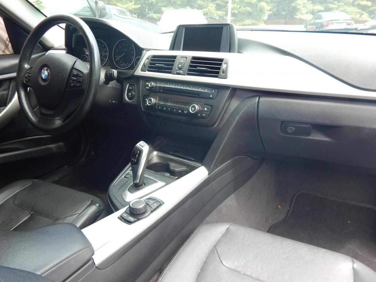 2013 Black /BLACK BMW 3-Series 328i xDrive Sedan - SULEV (WBA3B5C56DF) with an 2.0L L4 DOHC 16V engine, Auto transmission, located at 6528 Lower York Road, New Hope, PA, 18938, (215) 862-9555, 40.358707, -74.977882 - 2013 BMW 328 I X drive..2.0 Liter Turbo that needs an engine, AWD, tilt/cruise, dual power seats, elk leather, power moonroof, windows, mirrors, central locking system, heated seats, AM/FM/CD sound, 17" factory alloy wheels 3 owners, 23 service records and no accidents. Thule roof rack. Selling as-i - Photo#9