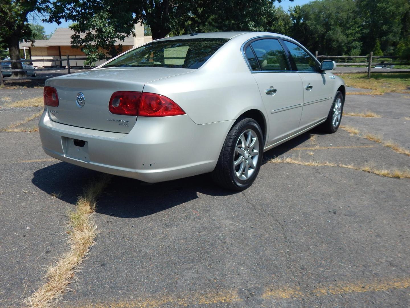 2007 Tan /Tan Buick Lucerne CXL V6 (1G4HD57207U) with an 3.8L V6 OHV 12V engine, 4-Speed Automatic Overdrive transmission, located at 6528 Lower York Road, New Hope, PA, 18938, (215) 862-9555, 40.358707, -74.977882 - Here we have a RECONSTRUCTED TITLE 2007 Buick Lucerne with the very popular 3.8L V6 putting power to the front wheels via an automatic transmission. Options include: tan leather, wood trim, power sliding drivers seat, dual climate controls, AM/FM/CD/AUX radio, cruise control, tilt steering wheel, au - Photo#3