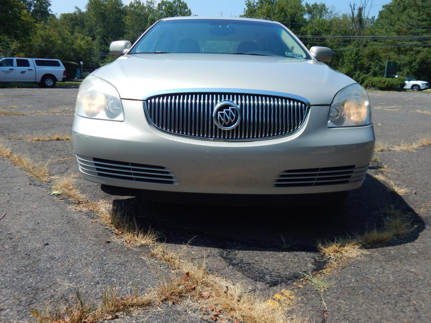 2007 Tan /Tan Buick Lucerne CXL V6 (1G4HD57207U) with an 3.8L V6 OHV 12V engine, 4-Speed Automatic Overdrive transmission, located at 6528 Lower York Road, New Hope, PA, 18938, (215) 862-9555, 40.358707, -74.977882 - Here we have a RECONSTRUCTED TITLE 2007 Buick Lucerne with the very popular 3.8L V6 putting power to the front wheels via an automatic transmission. Options include: tan leather, wood trim, power sliding drivers seat, dual climate controls, AM/FM/CD/AUX radio, cruise control, tilt steering wheel, au - Photo#7