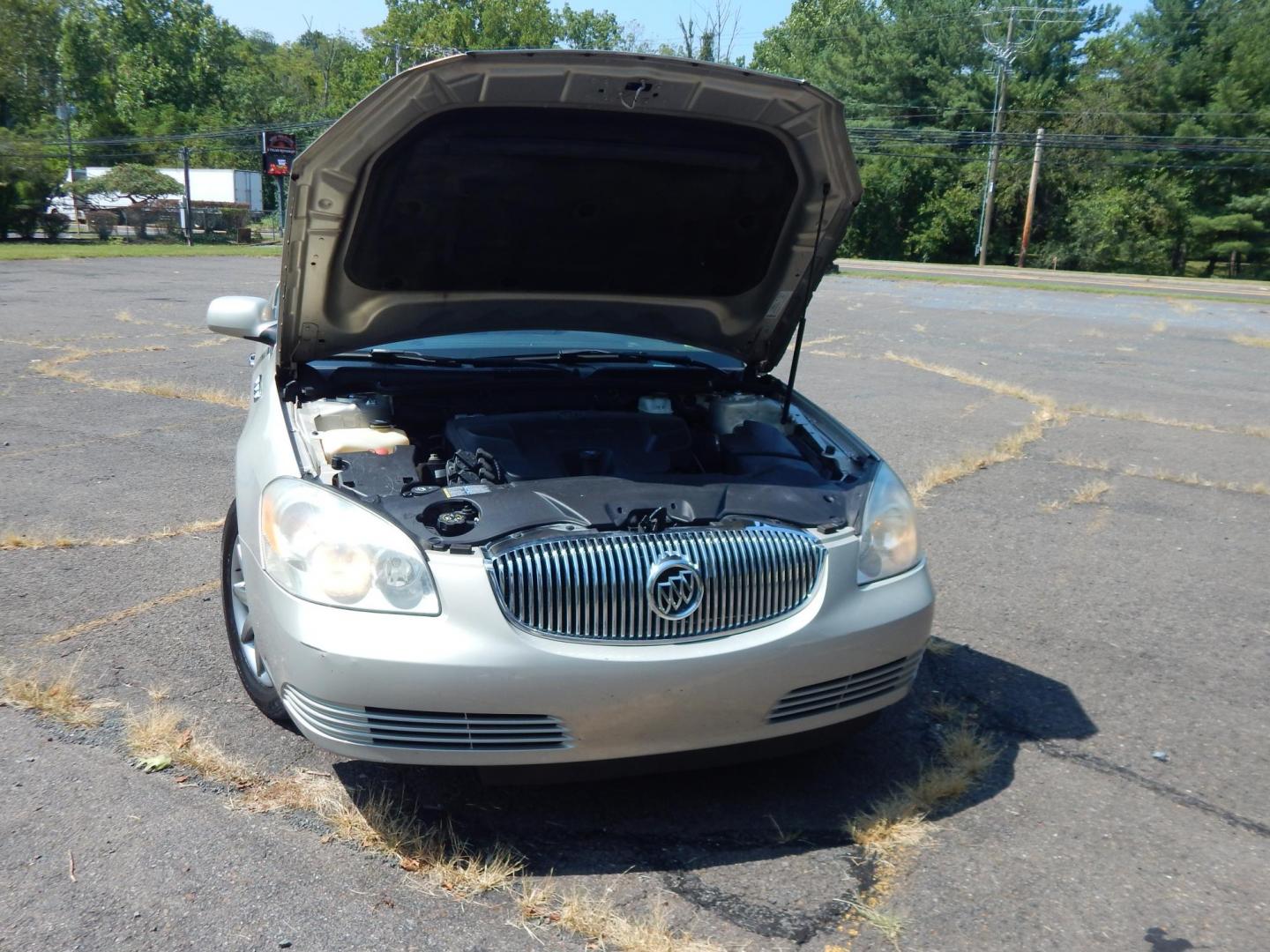 2007 Tan /Tan Buick Lucerne CXL V6 (1G4HD57207U) with an 3.8L V6 OHV 12V engine, 4-Speed Automatic Overdrive transmission, located at 6528 Lower York Road, New Hope, PA, 18938, (215) 862-9555, 40.358707, -74.977882 - Here we have a RECONSTRUCTED TITLE 2007 Buick Lucerne with the very popular 3.8L V6 putting power to the front wheels via an automatic transmission. Options include: tan leather, wood trim, power sliding drivers seat, dual climate controls, AM/FM/CD/AUX radio, cruise control, tilt steering wheel, au - Photo#17