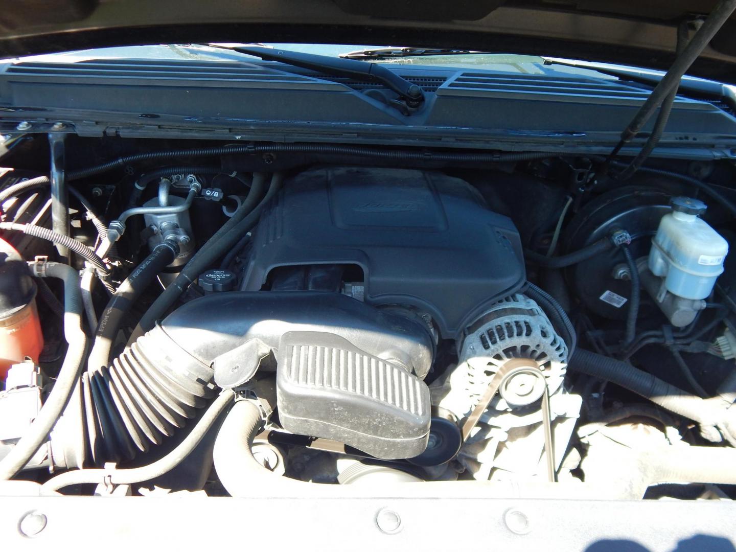 2013 Black /Black Chevrolet Avalanche LT 4WD Black Diamond (3GNTKFE76DG) with an 5.3L V8 OHV 16V FFV engine, 4-Speed Automatic transmission, located at 6528 Lower York Road, New Hope, PA, 18938, (215) 862-9555, 40.358707, -74.977882 - Here we have a beautiful running and driving, ONE OWNER, Chevy Avalanche Black Diamond Edition. This truck has a 5.3L V8 putting power to a 4x4 automatic transmission. Options include: black leather with wood trim, drivers power sliding seat, dual climate controls, heated front seats, power sliding - Photo#19
